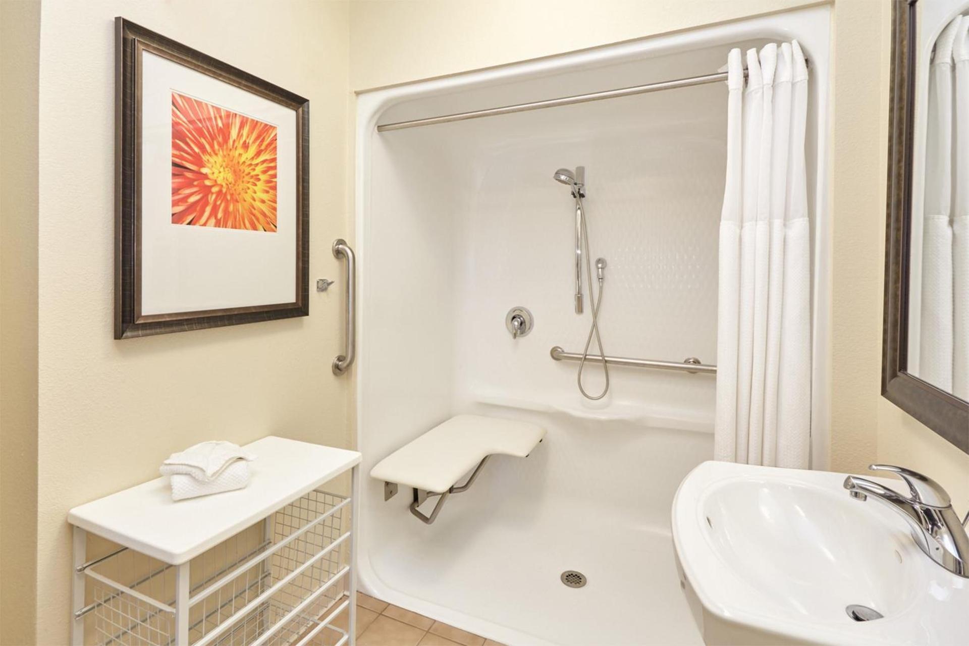 Staybridge Suites Lincolnshire by IHG photo 4