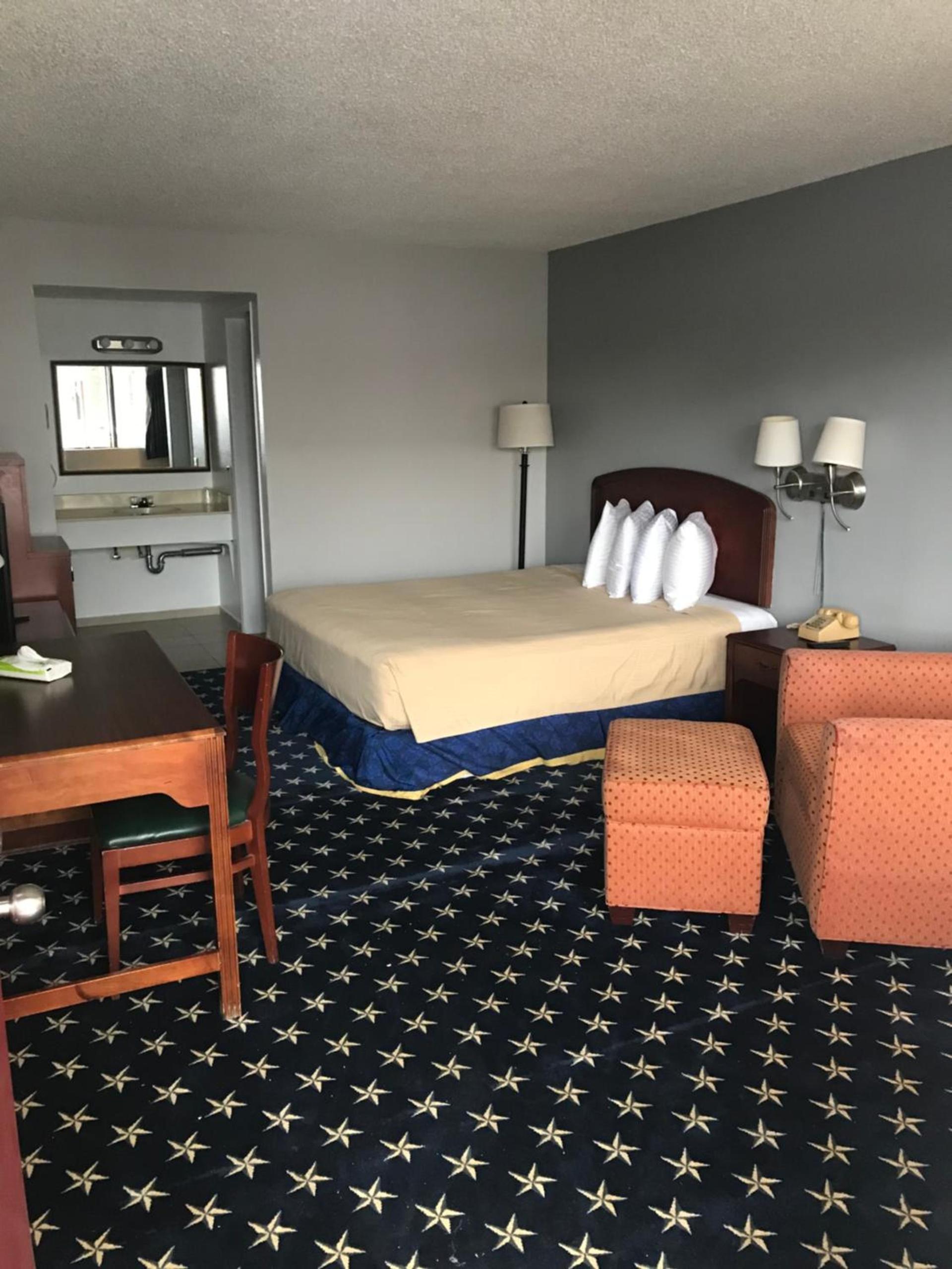 Eunice Plaza Motel photo 17
