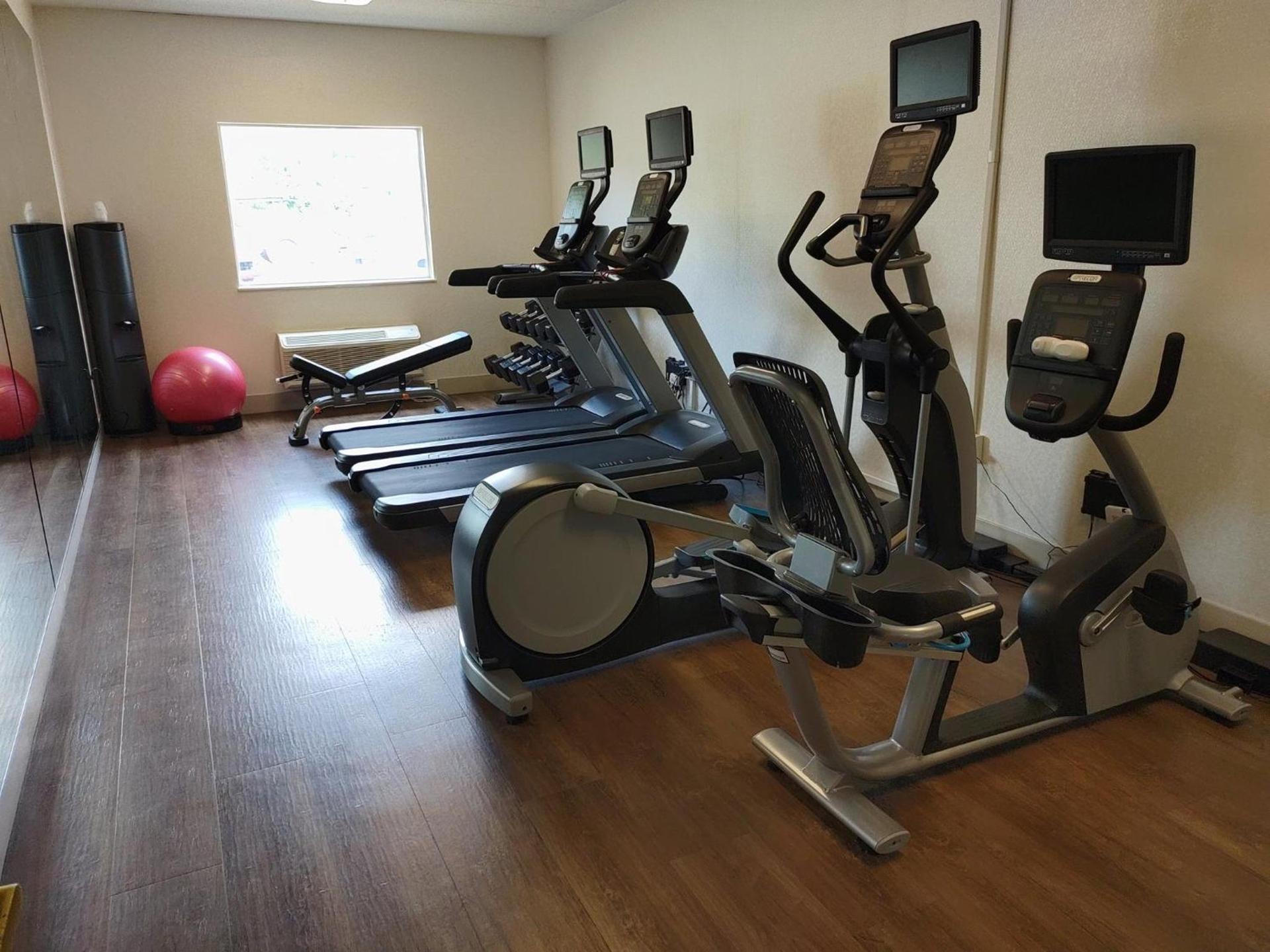 Holiday Inn Express Murrysville - Delmont by IHG photo 15