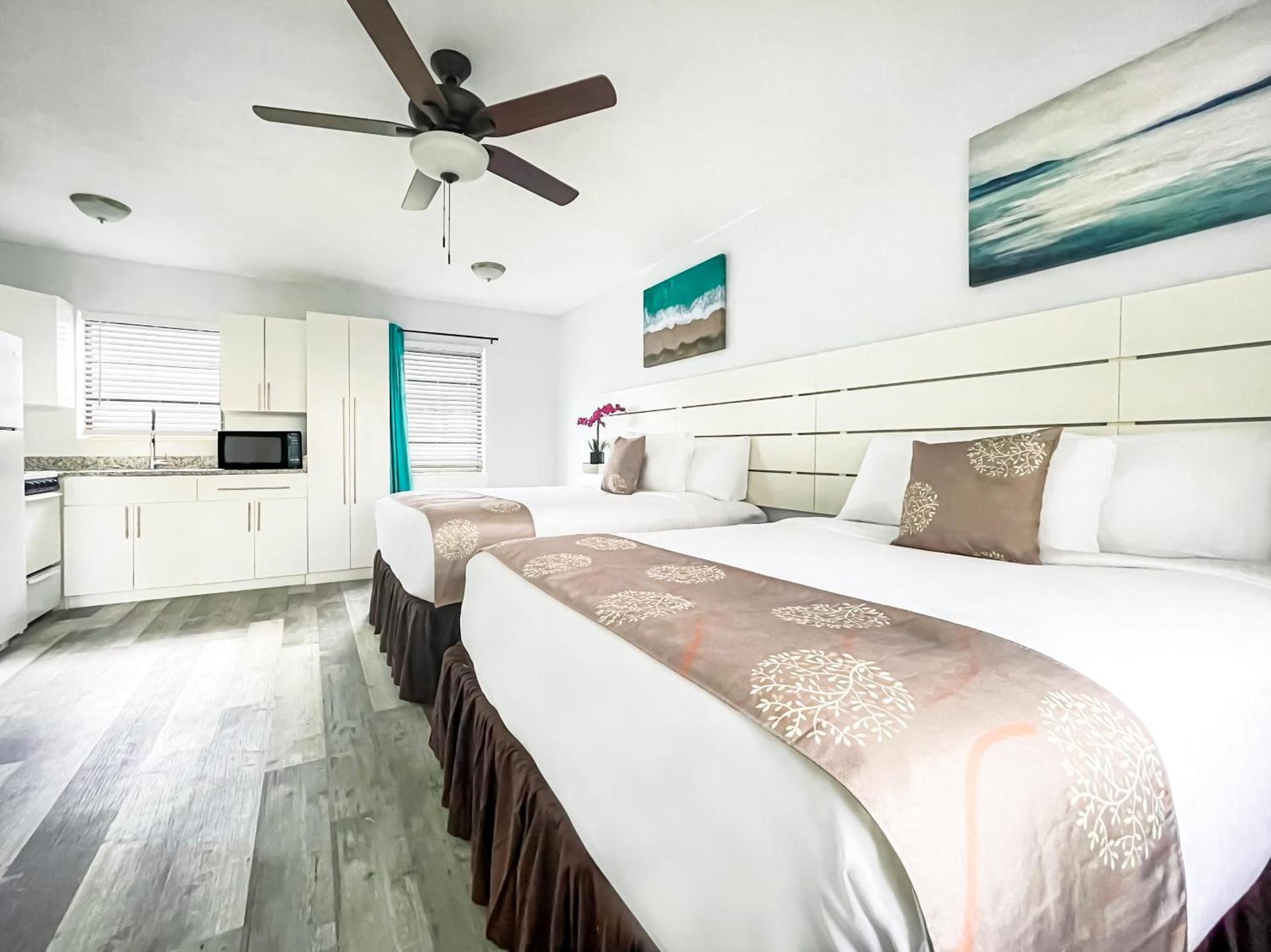 Silver Spray Motel photo 9
