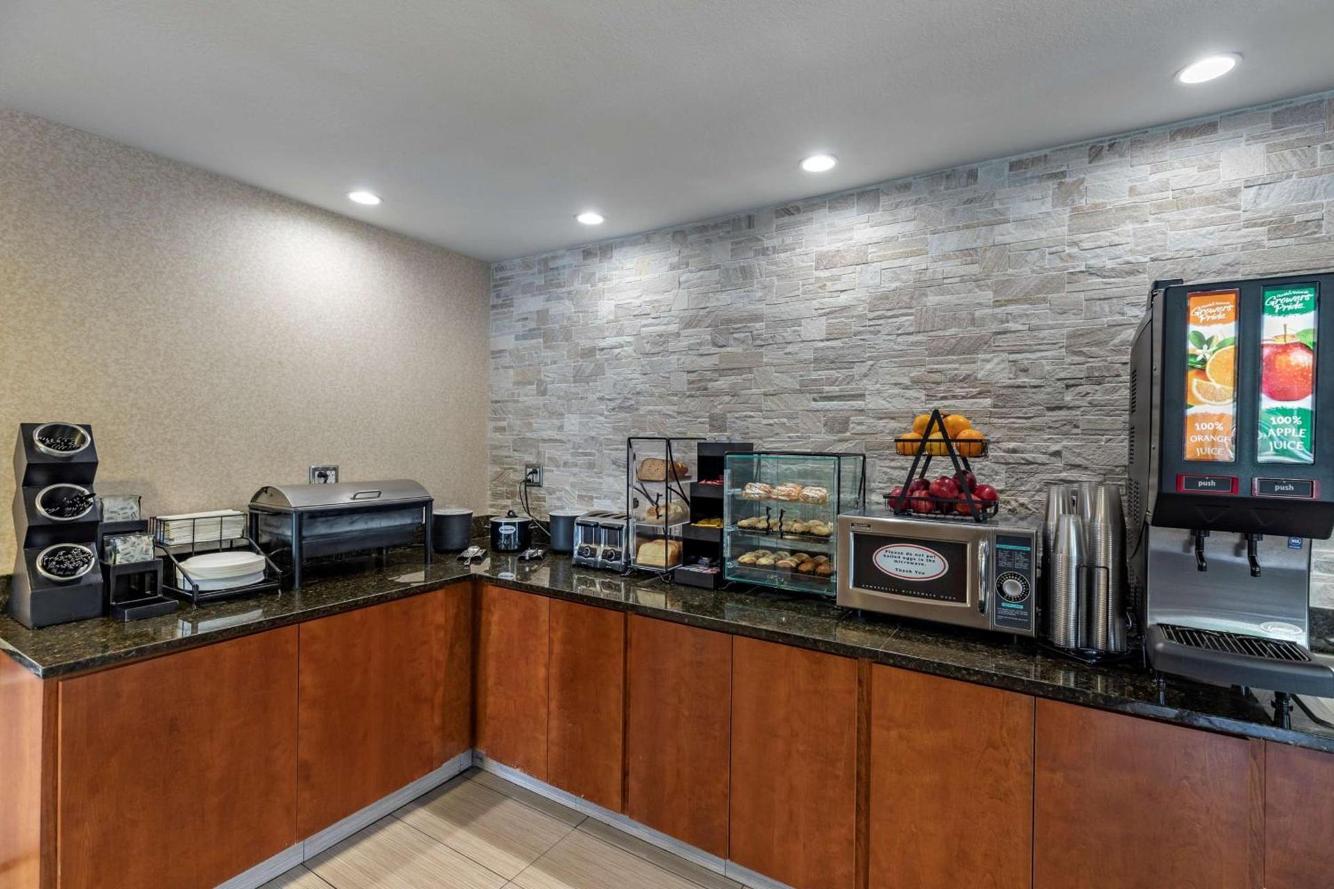 Best Western Plus Boulder Louisville photo 33
