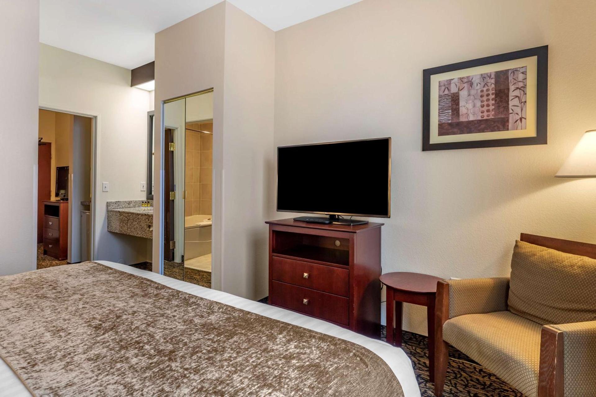 Best Western Plus Boulder Louisville photo 4