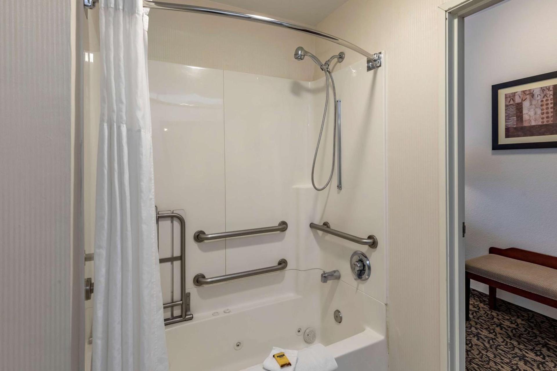 Best Western Plus Boulder Louisville photo 18