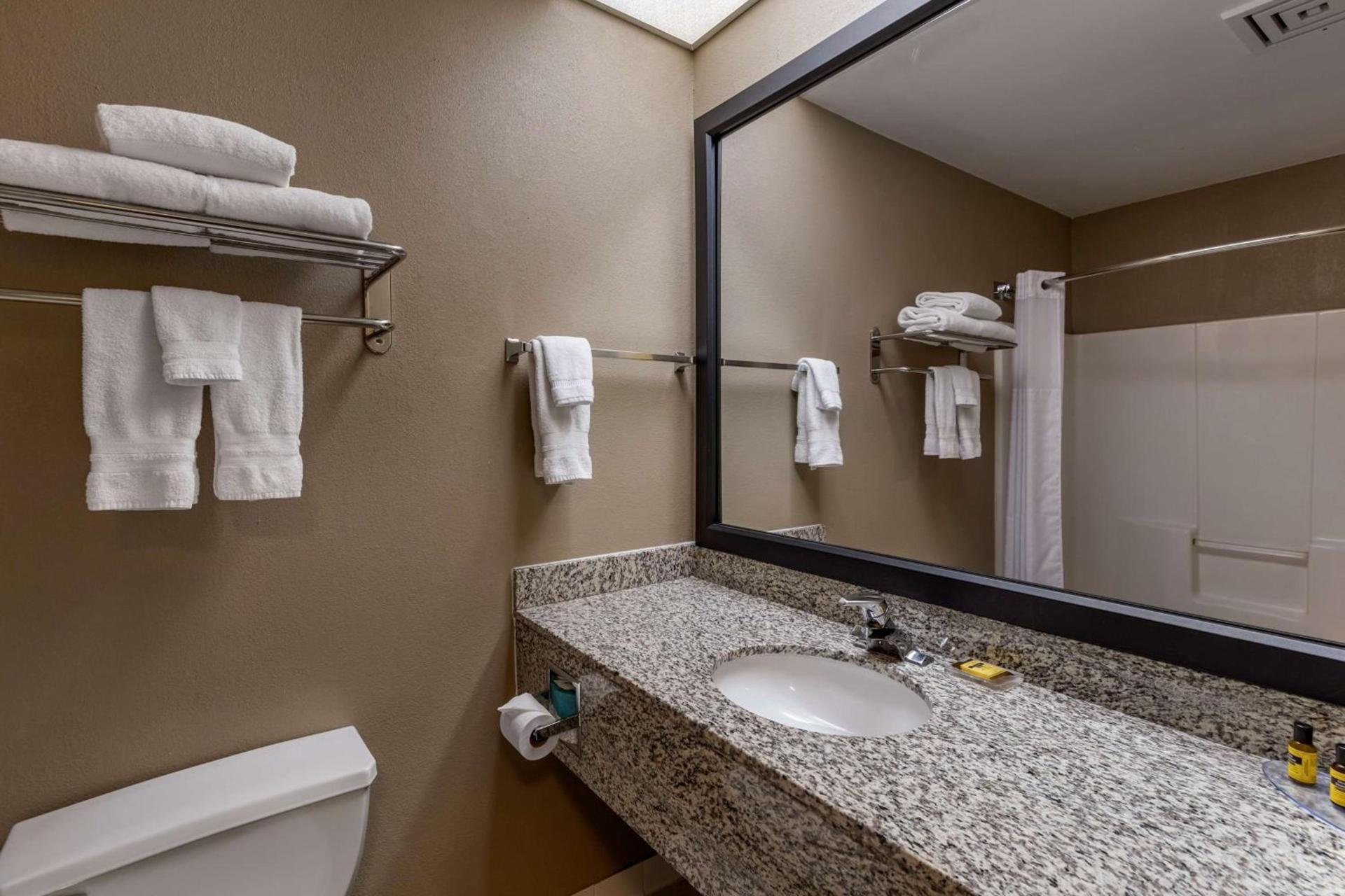 Best Western Plus Boulder Louisville photo 24