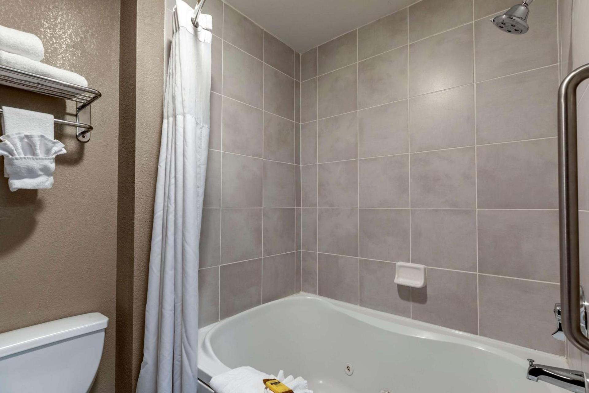 Best Western Plus Boulder Louisville photo 29