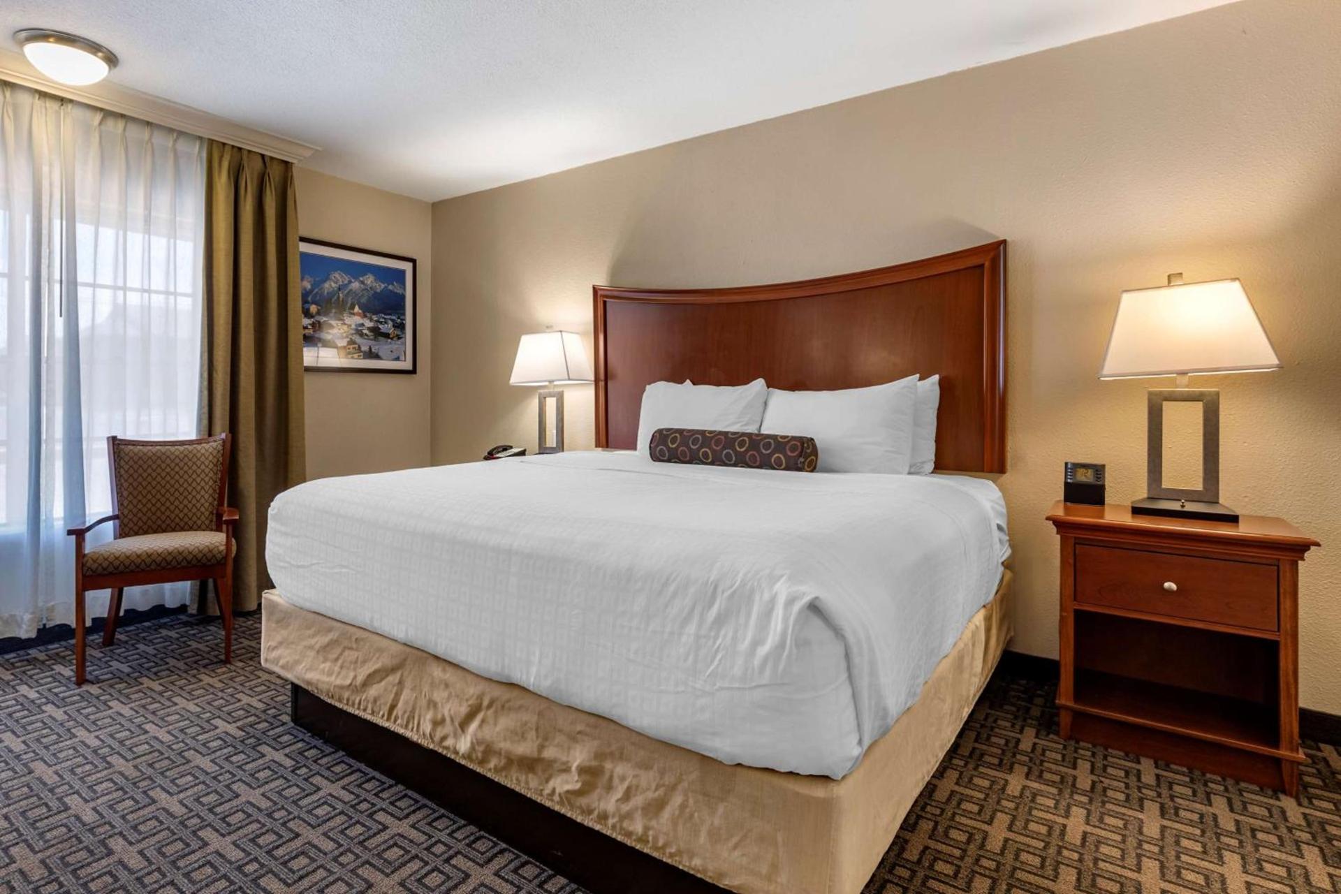 Best Western Swiss Clock Inn photo 8