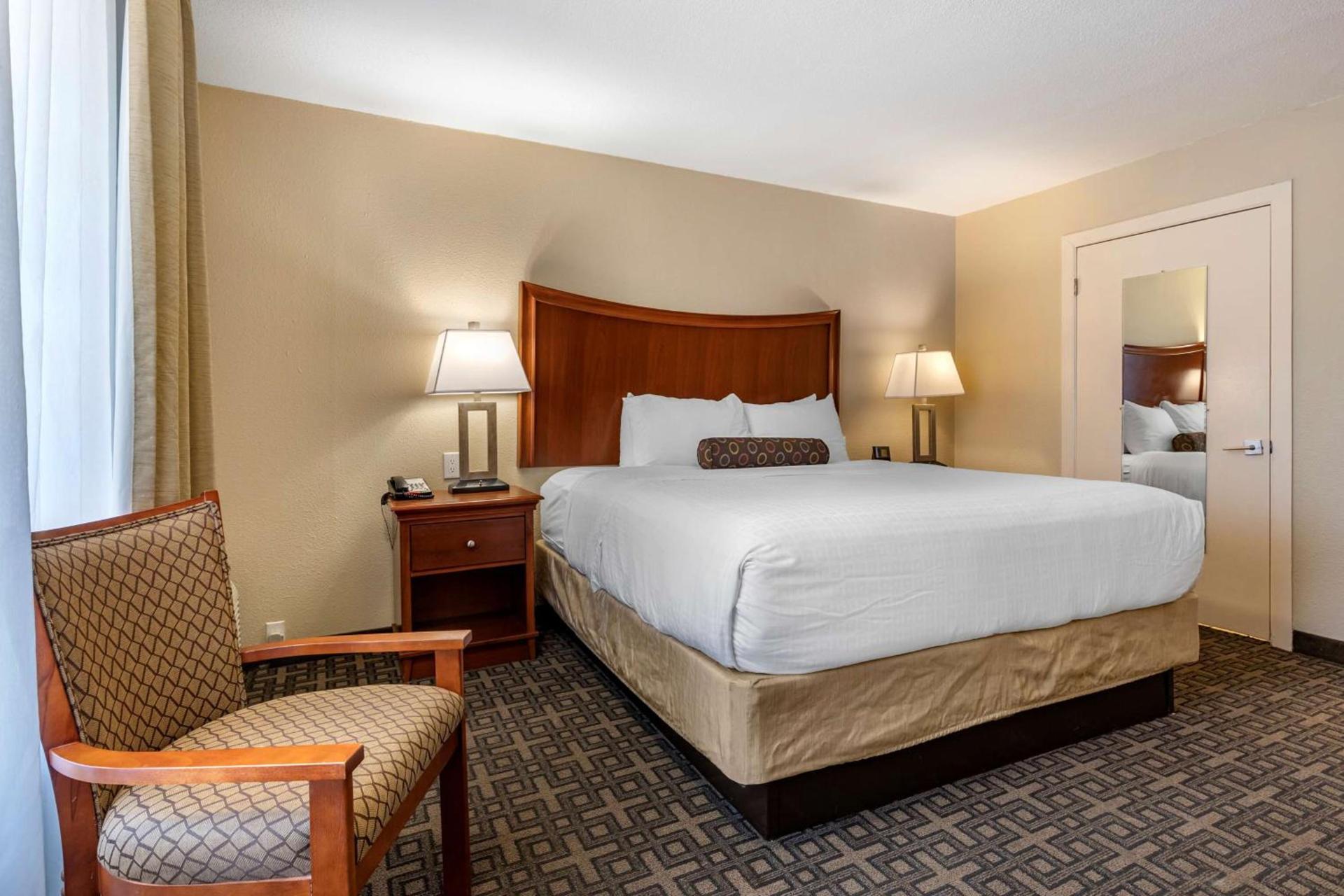 Best Western Swiss Clock Inn photo 7