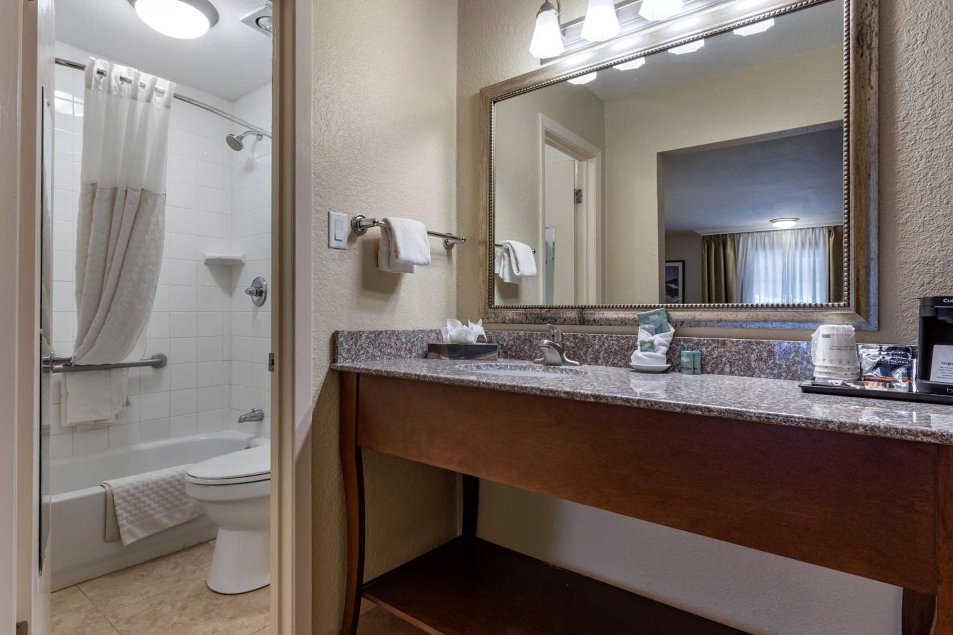 Best Western Swiss Clock Inn photo 21