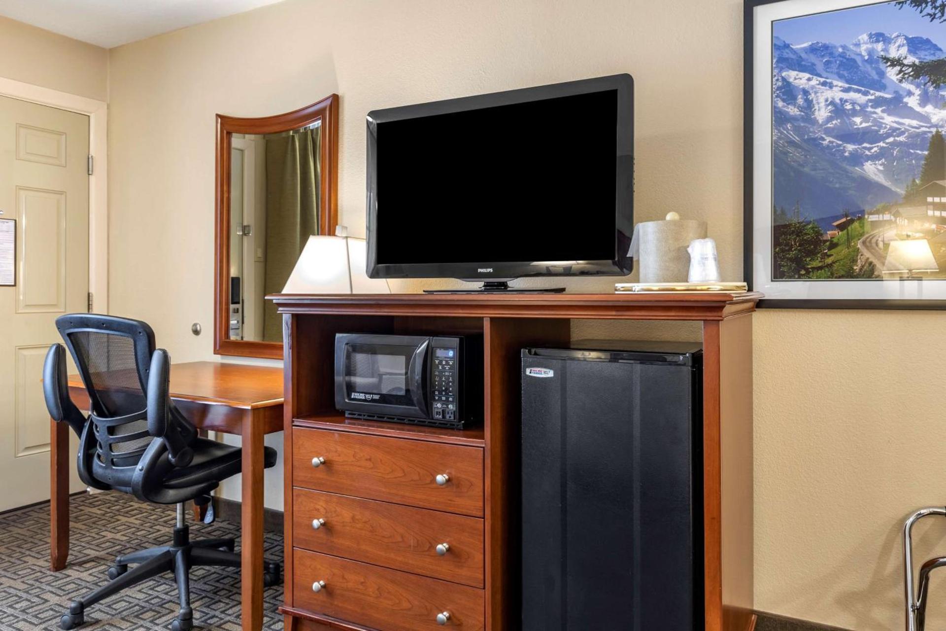 Best Western Swiss Clock Inn photo 19