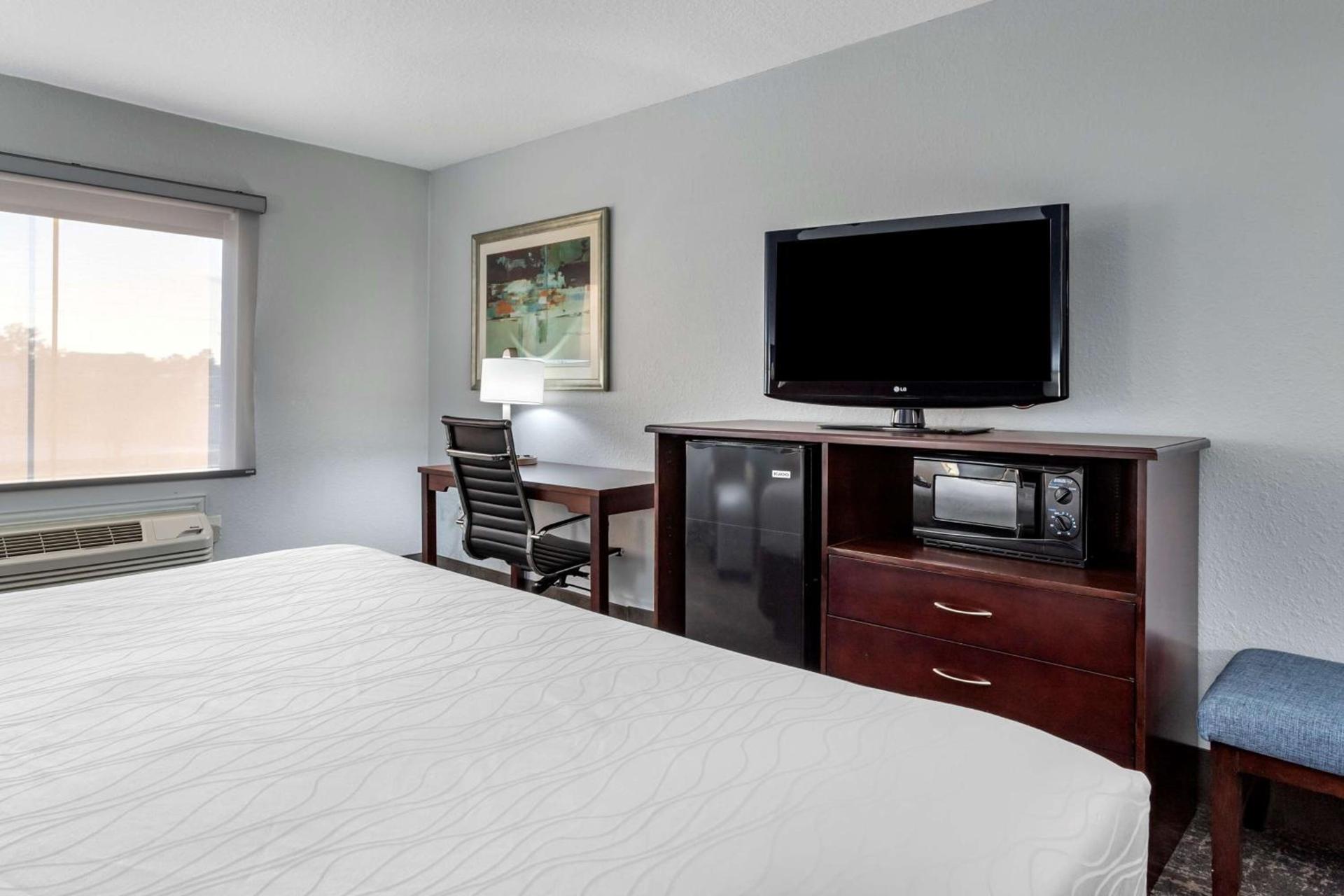 Best Western Plus Orange County photo 9