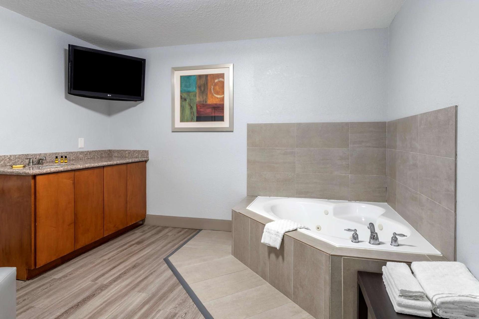 Best Western Plus Orange County photo 14