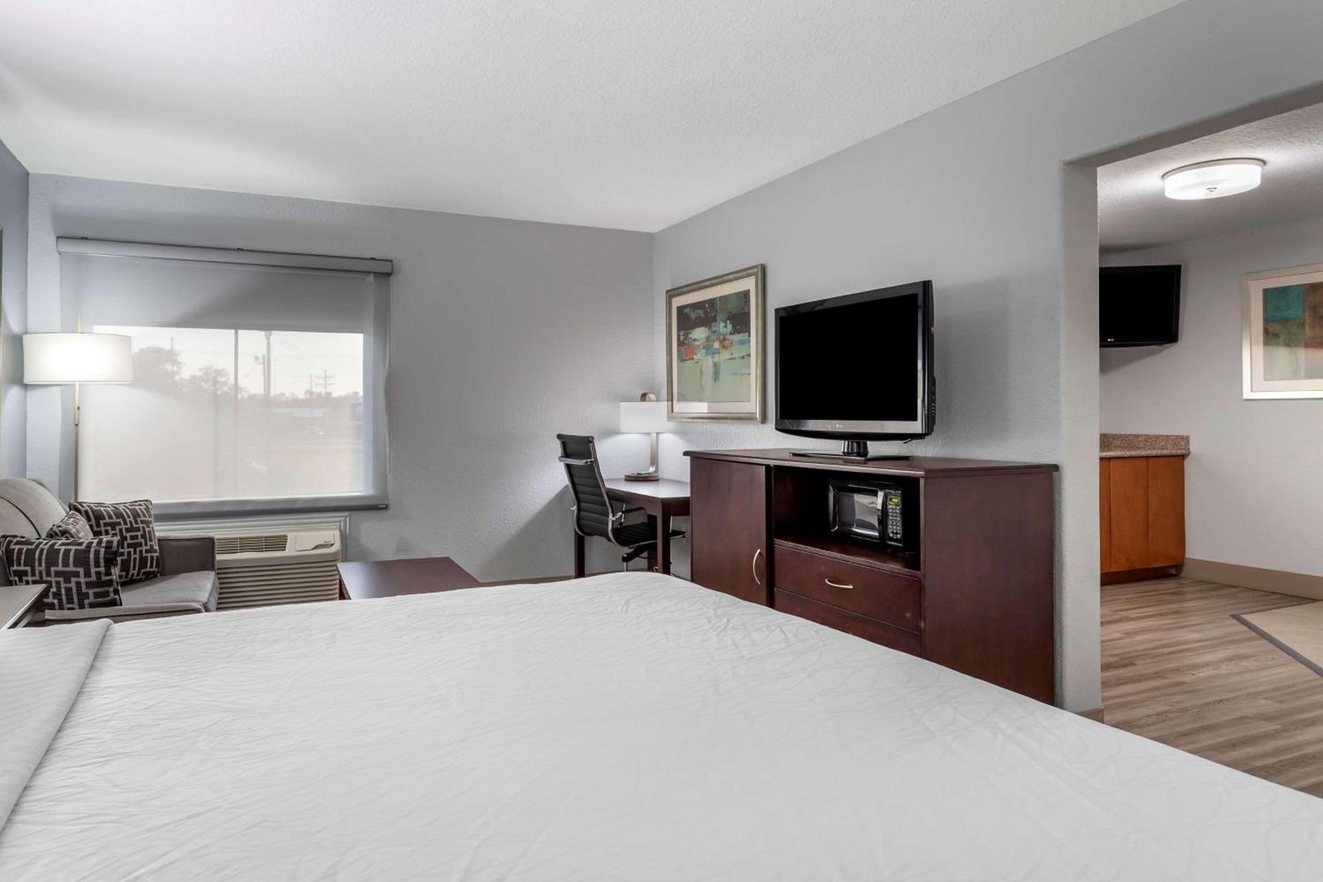 Best Western Plus Orange County photo 15