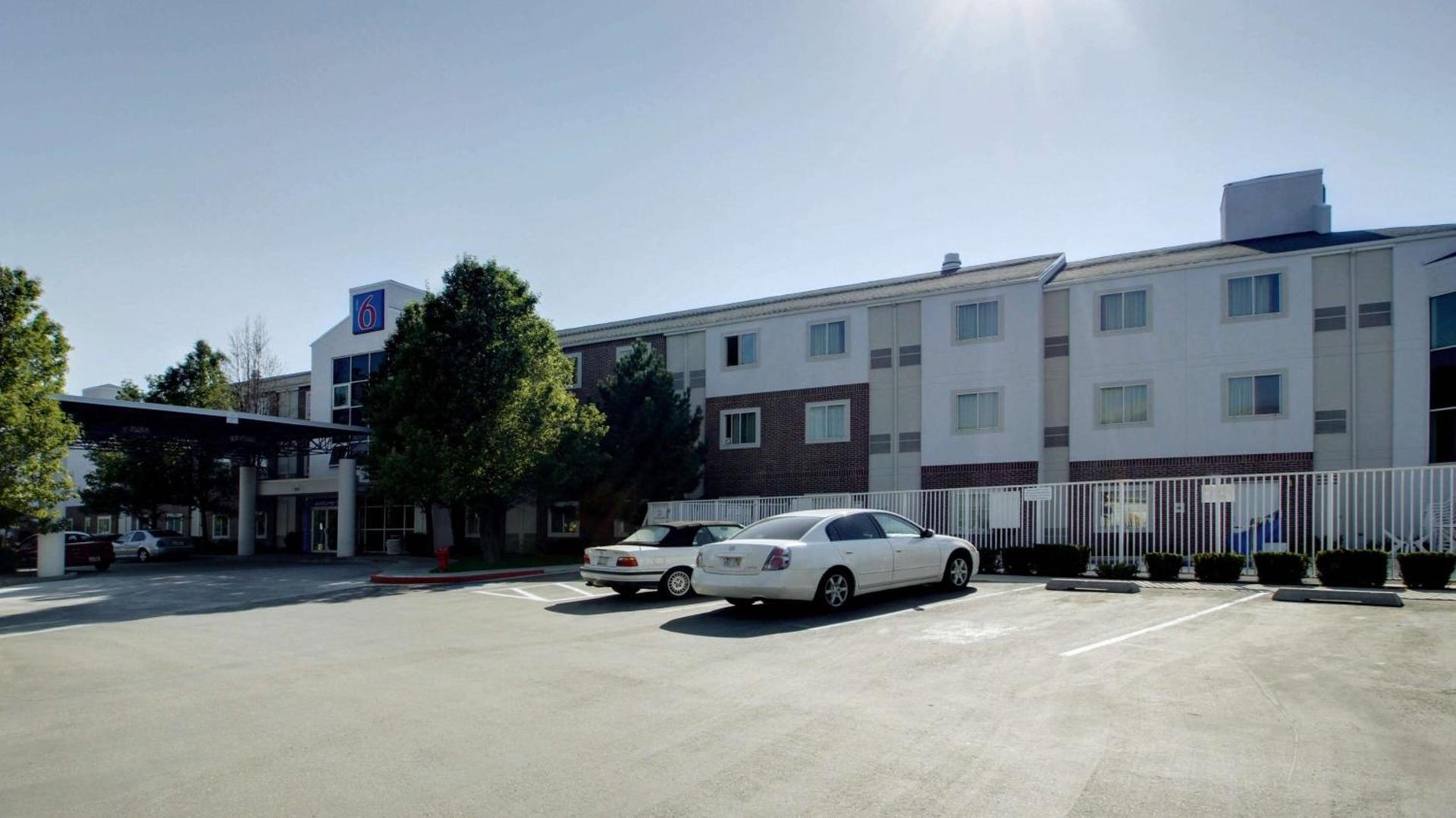 Motel 6 Lehi, UT - Thanksgiving Point photo 2