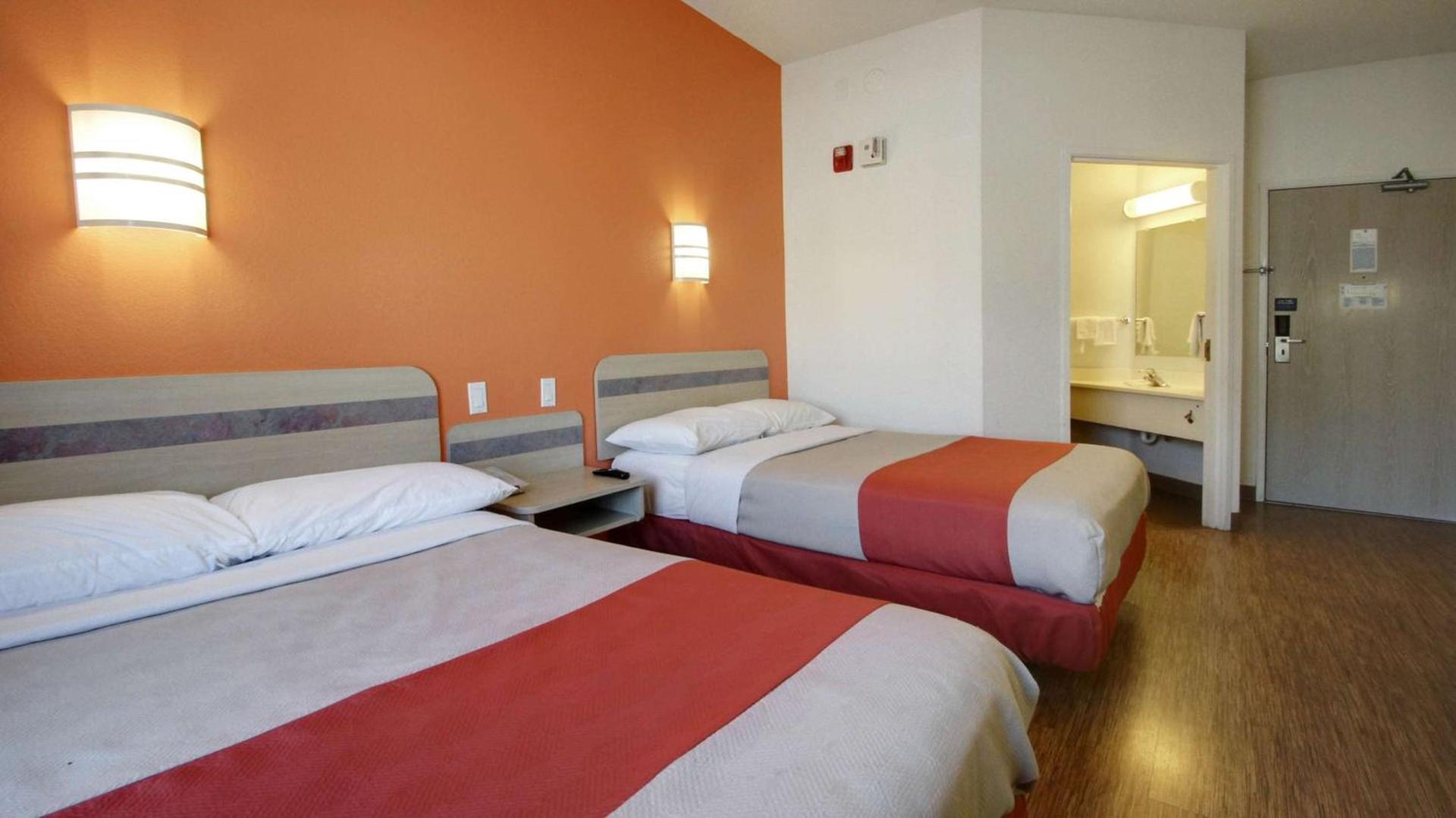 Motel 6 Lehi, UT - Thanksgiving Point photo 11