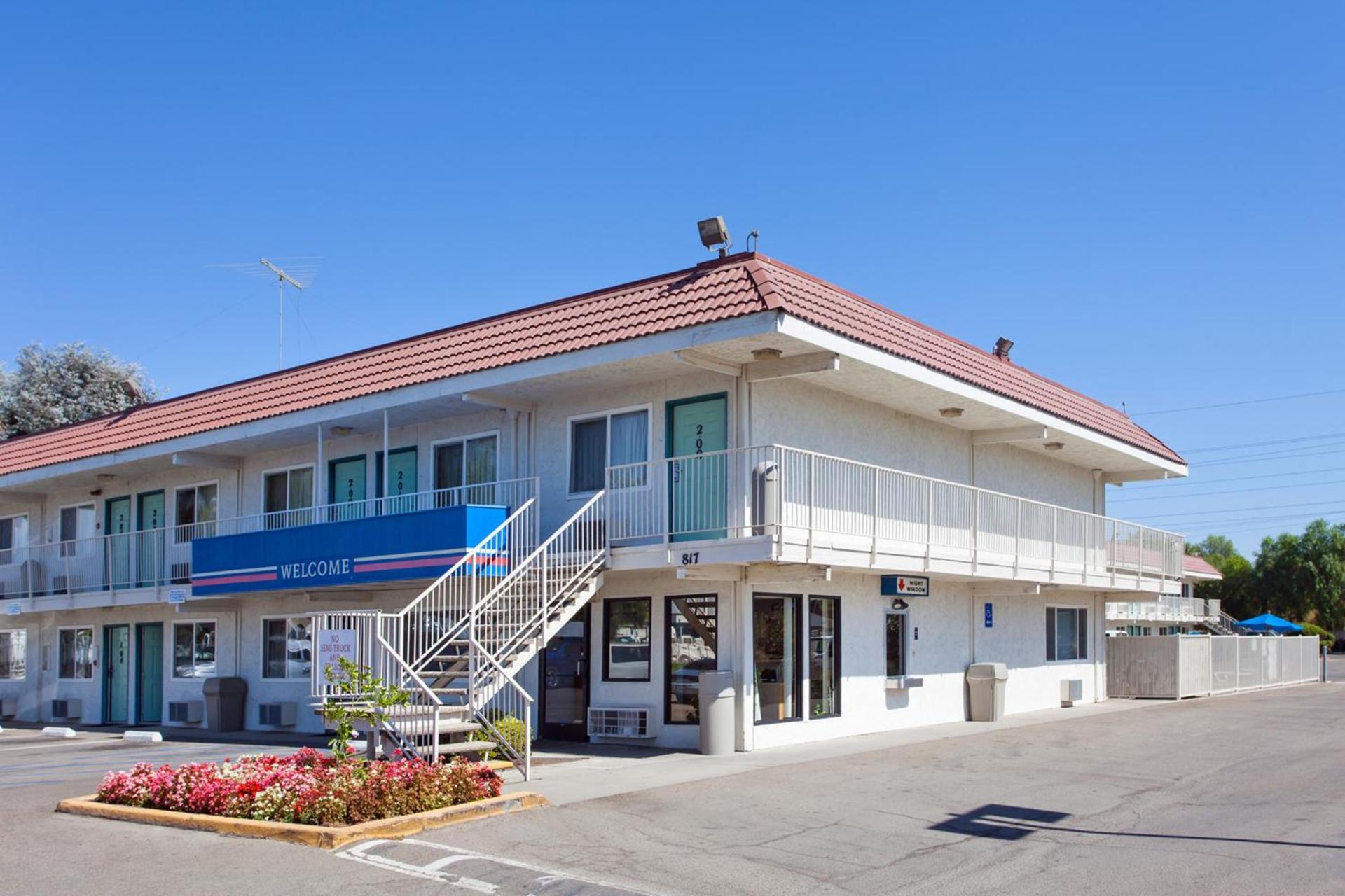 Motel 6-Stockton, CA - Charter Way West — hotel in Stockton