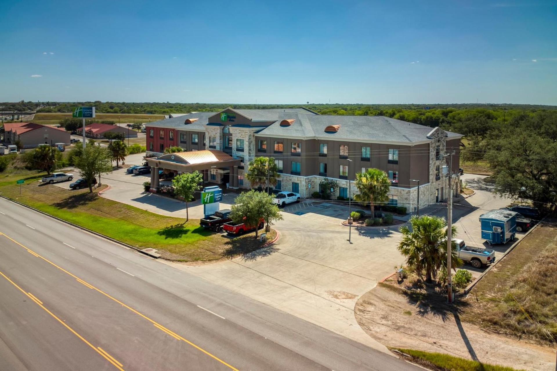 Holiday Inn Express and Suites Beeville by IHG photo 30
