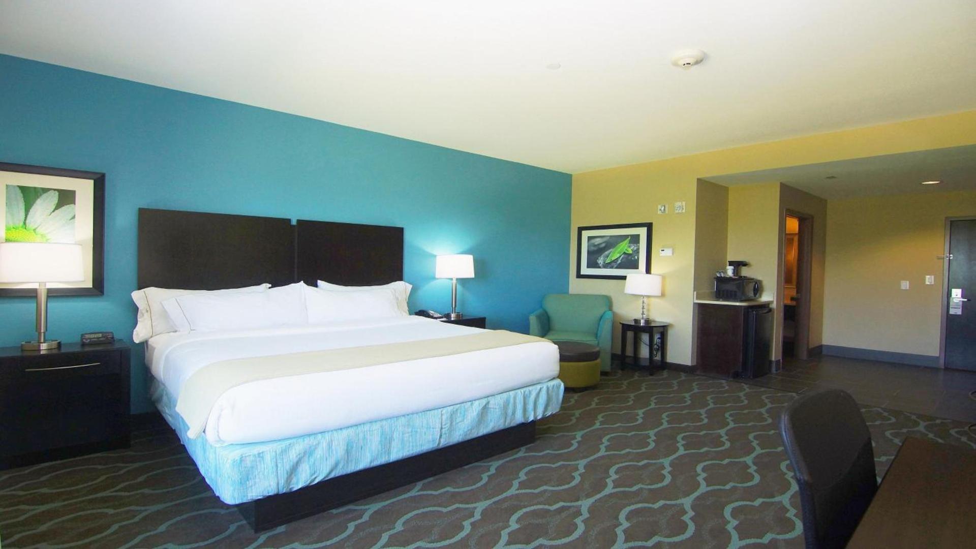 Holiday Inn Express Hotels & Suites Cuero by IHG photo 30