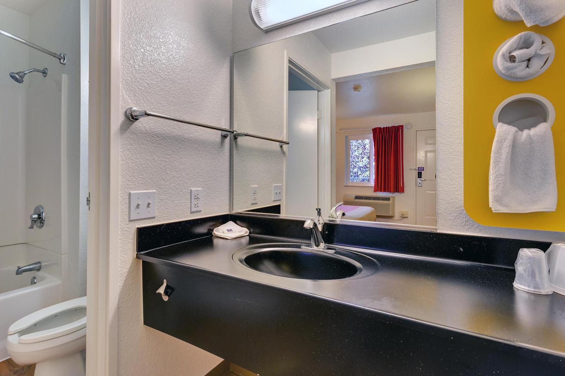 Motel 6-Rohnert Park, CA photo 56