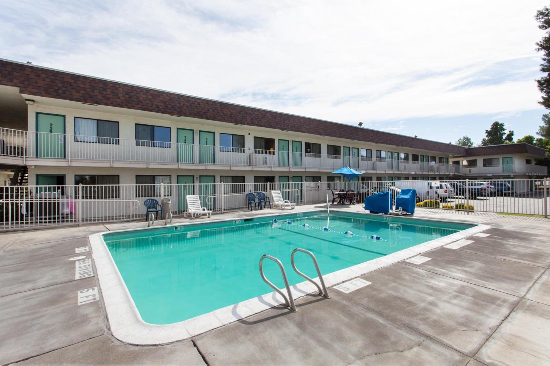 Park Inn by Radisson, Turlock photo 16