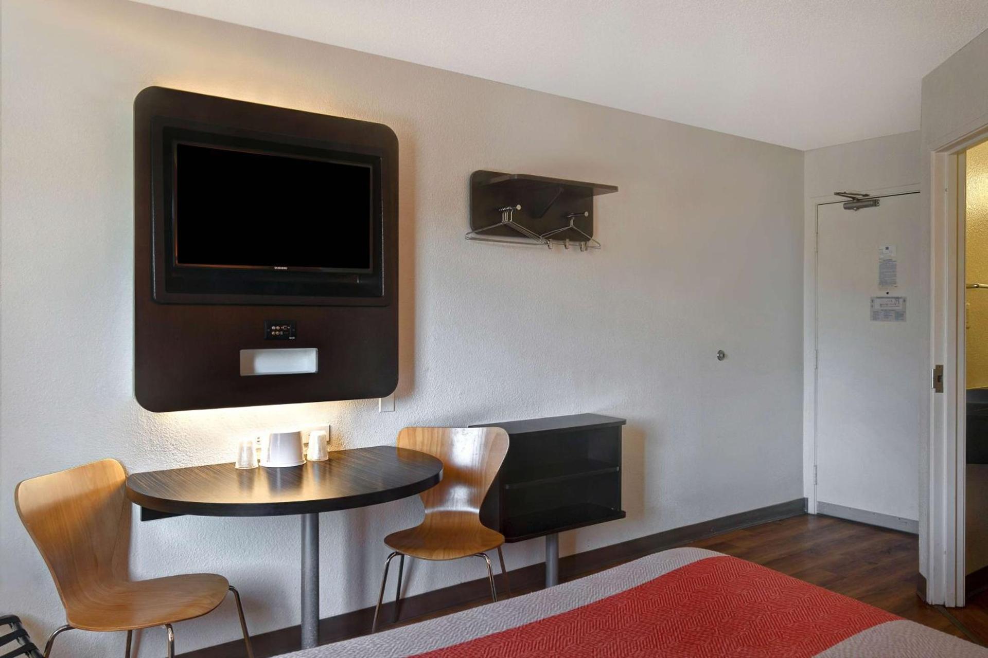 Motel 6-Gilroy, CA photo 11