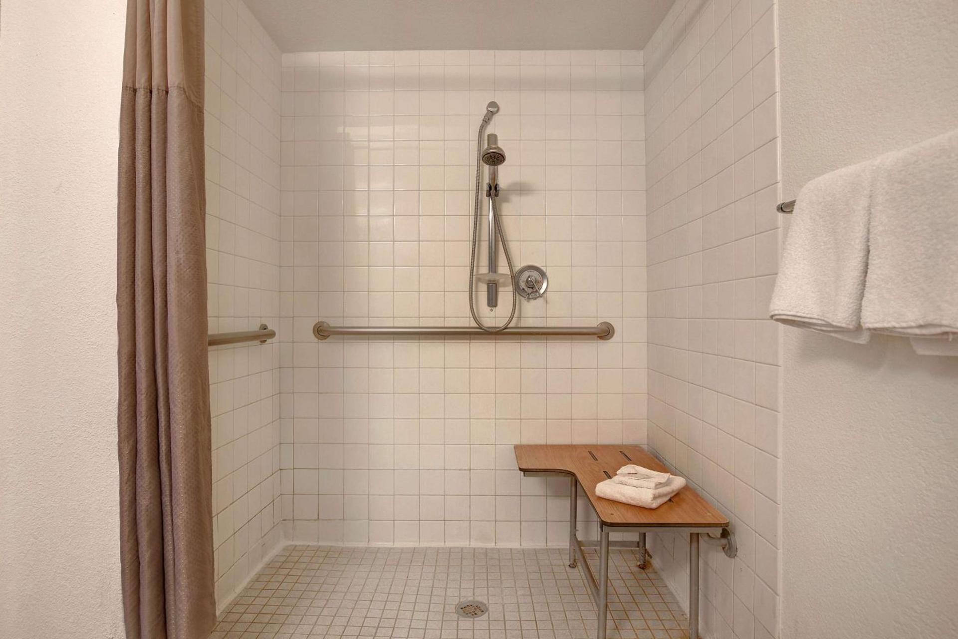 Motel 6-Gilroy, CA photo 18