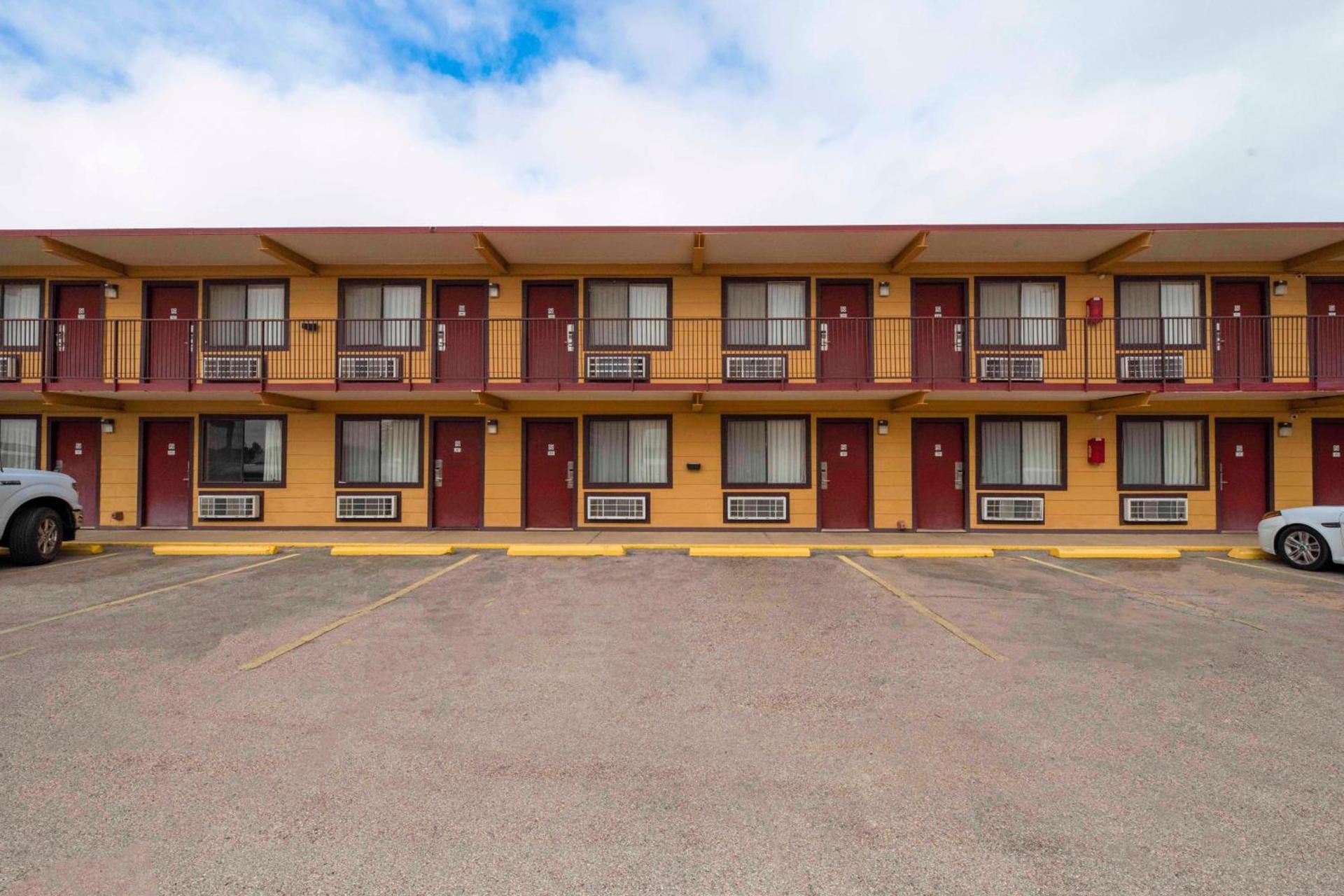 Oyo Hotel Odessa TX, East Business 20 photo 2
