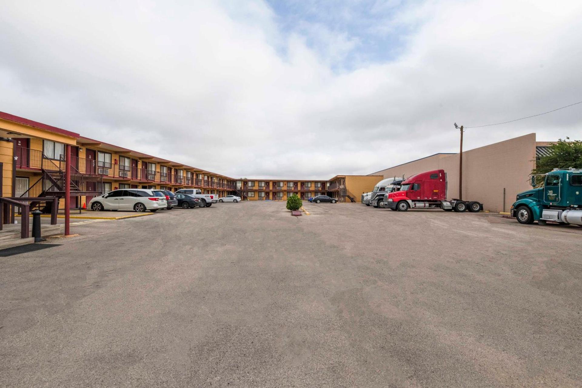 Oyo Hotel Odessa TX, East Business 20 photo 20