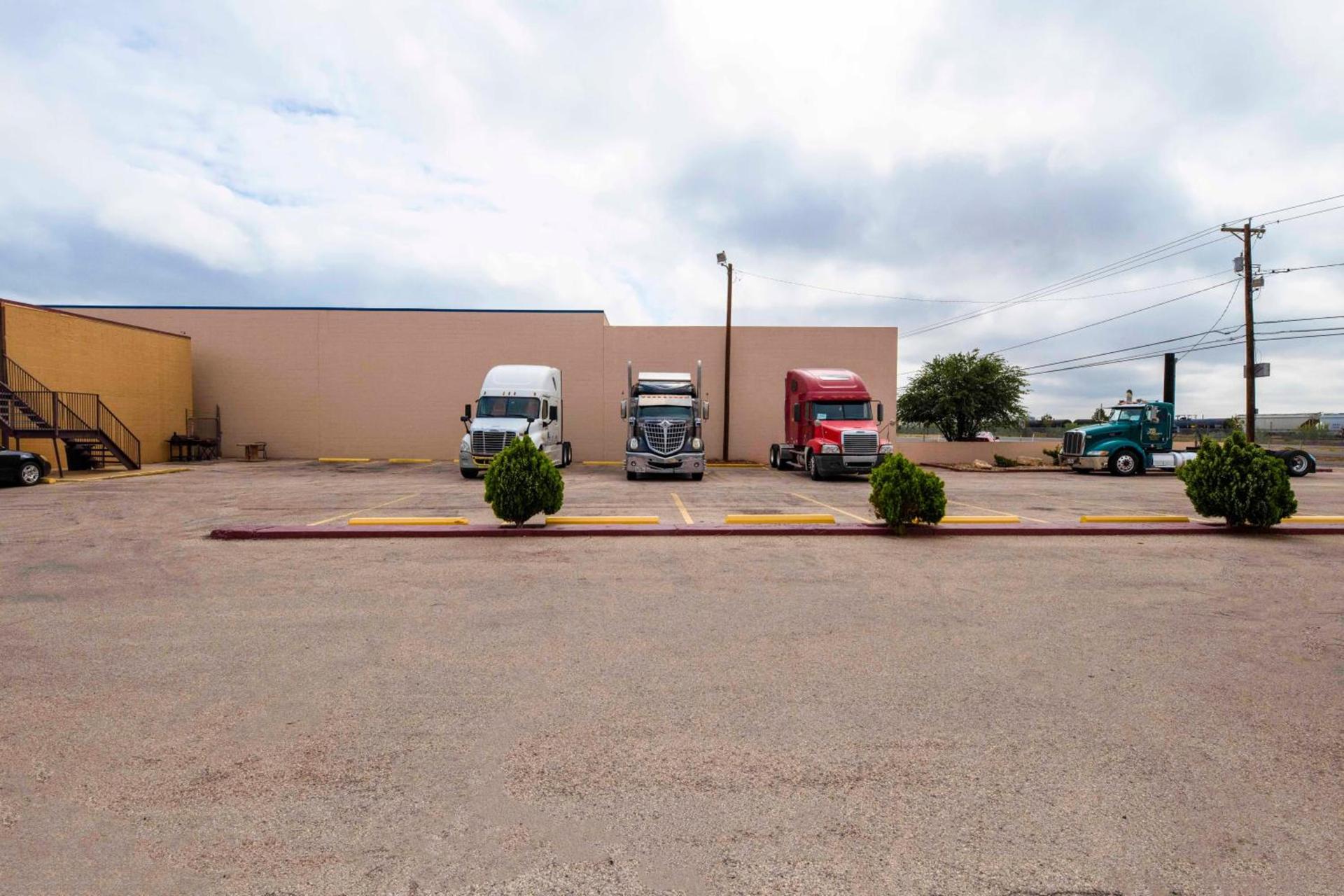 Oyo Hotel Odessa TX, East Business 20 photo 22