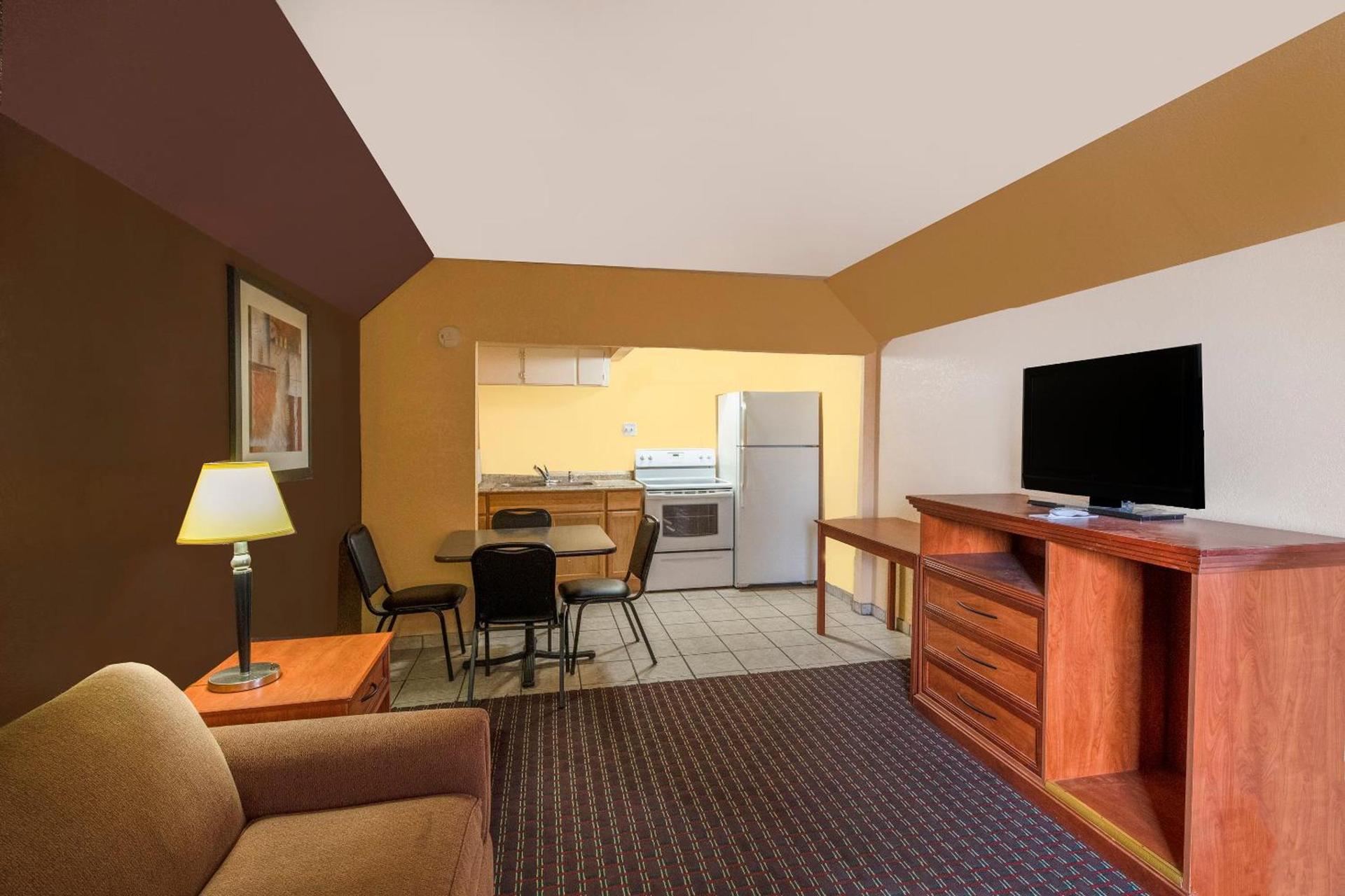 Oyo Hotel Odessa TX, East Business 20 photo 25