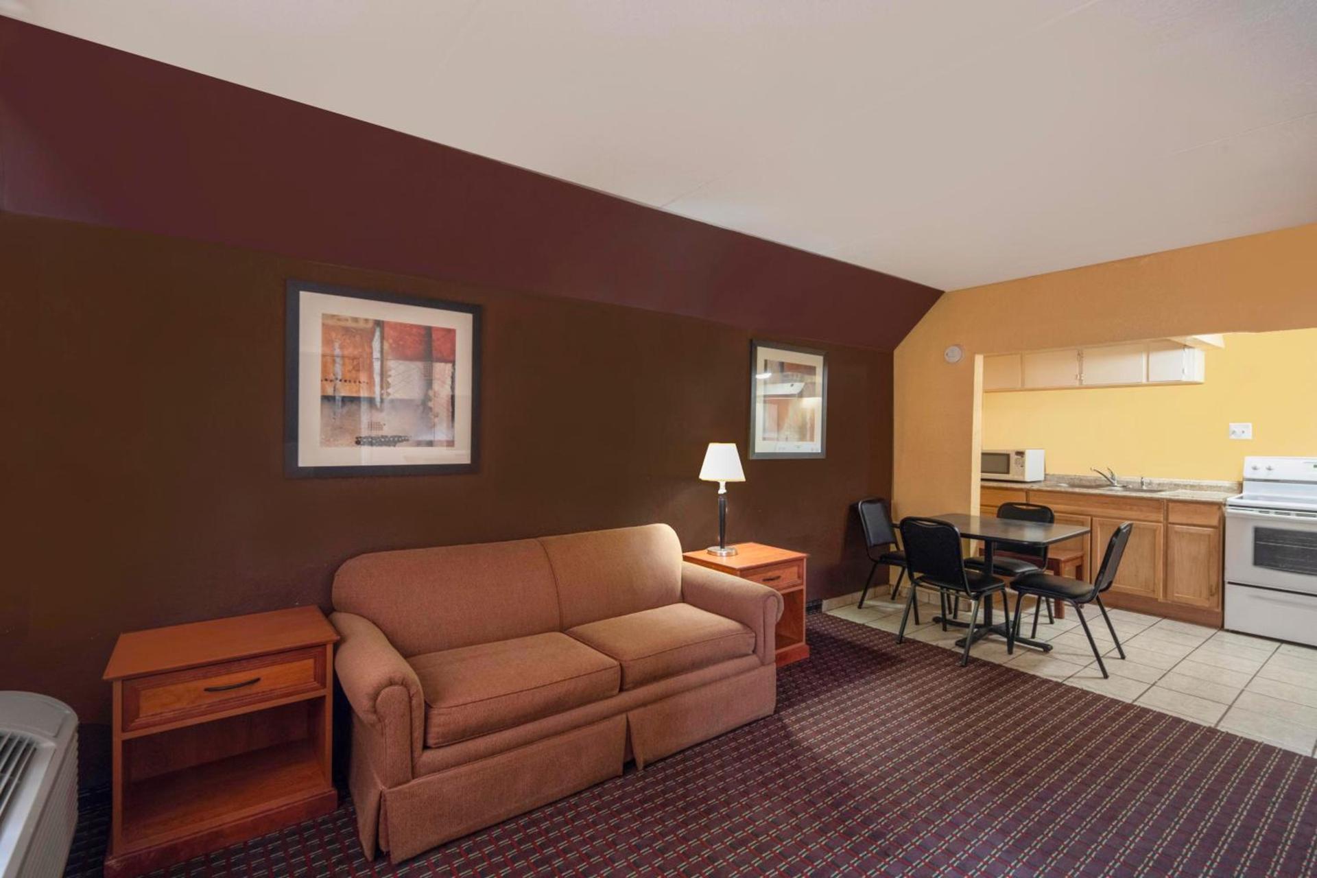 Oyo Hotel Odessa TX, East Business 20 photo 26