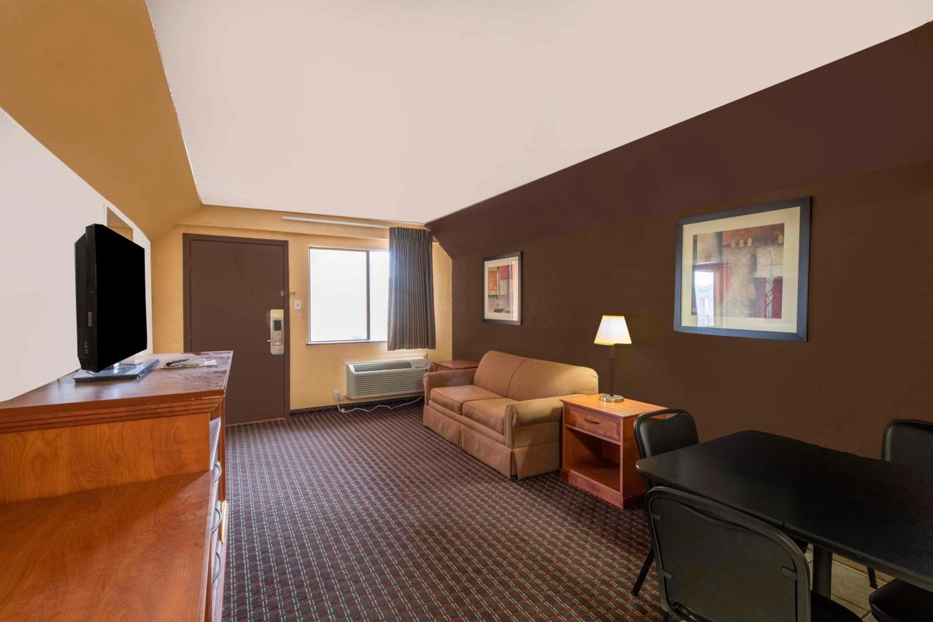 Oyo Hotel Odessa TX, East Business 20 photo 27