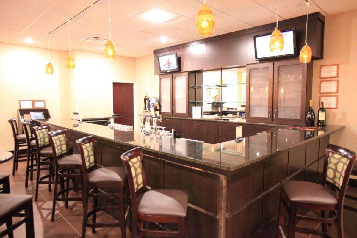Quality Inn & Suites Downtown Mansfield photo 3