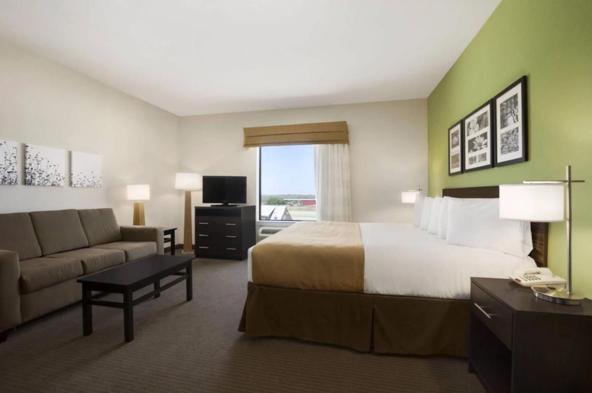 PetroStay Inn & Suites Cotulla photo 14