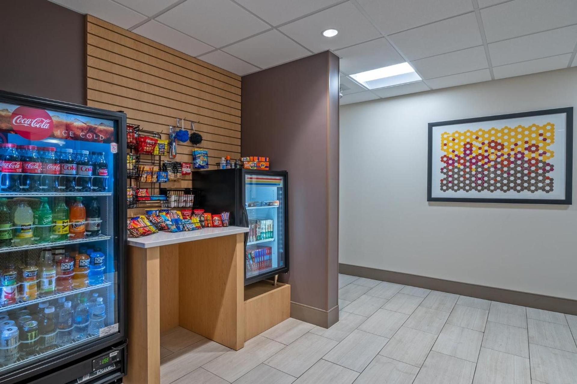Holiday Inn Express Hotel & Suites Woodbridge by IHG photo 54