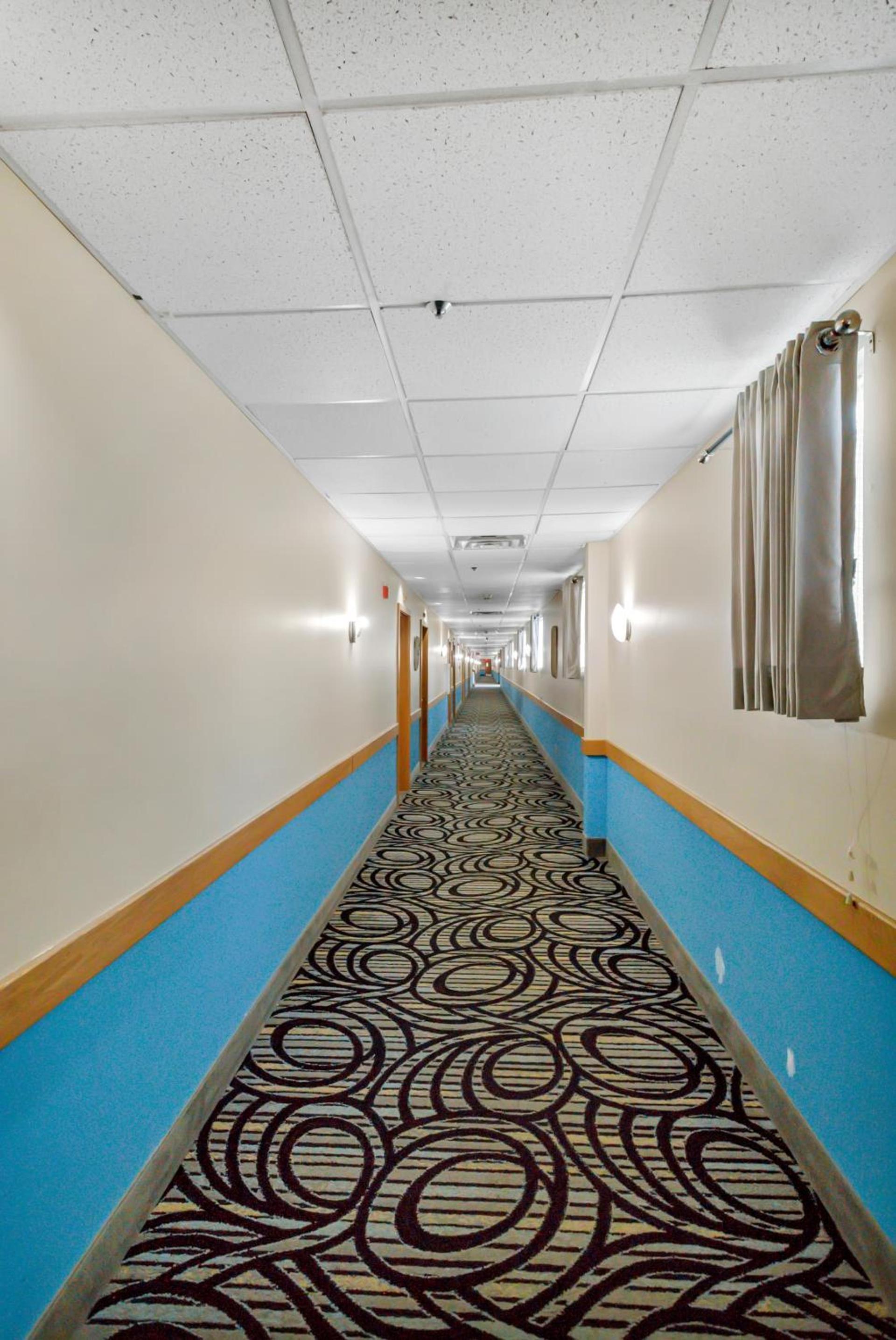 Waterbird Lakeside Inn photo 8