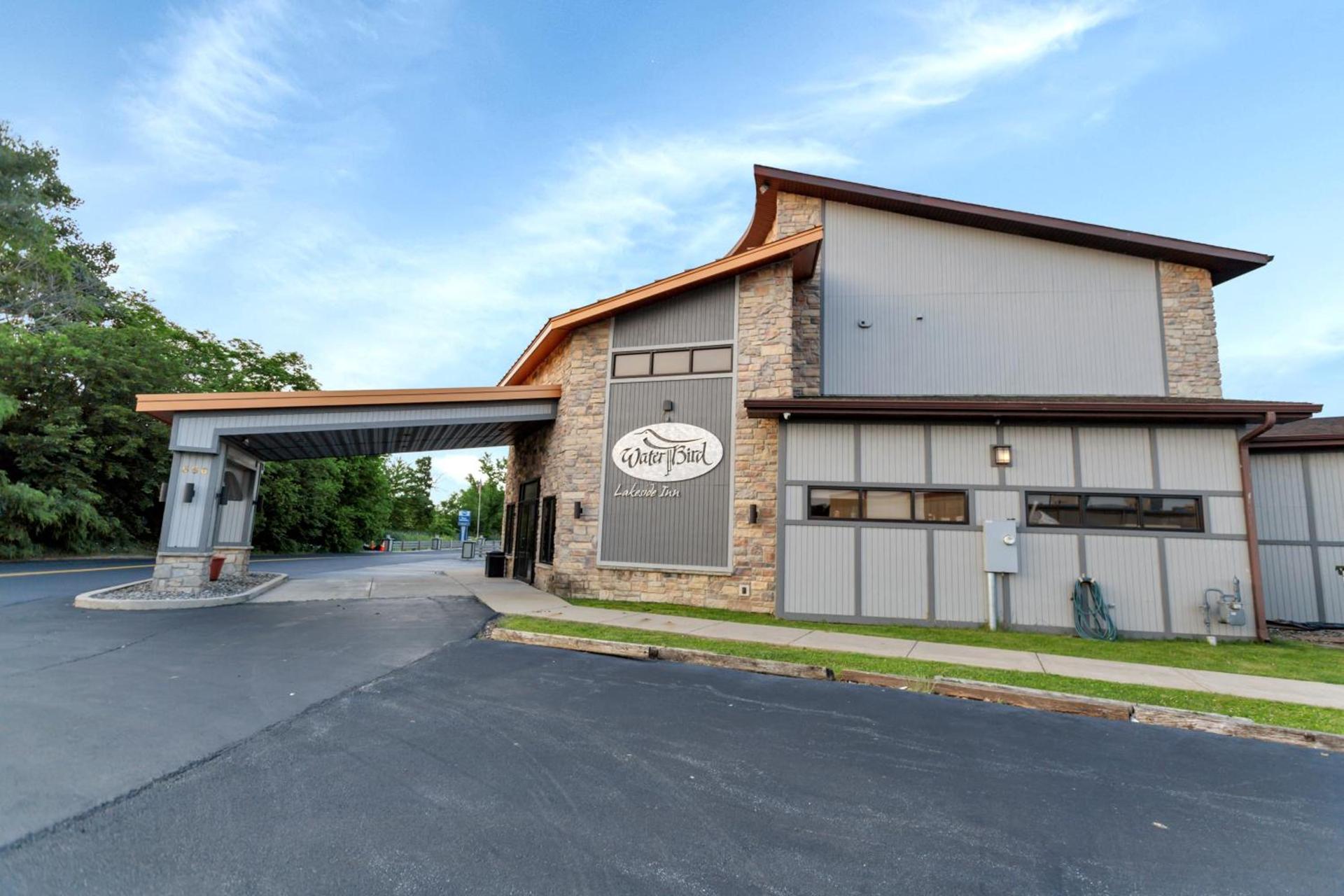 Waterbird Lakeside Inn photo 10