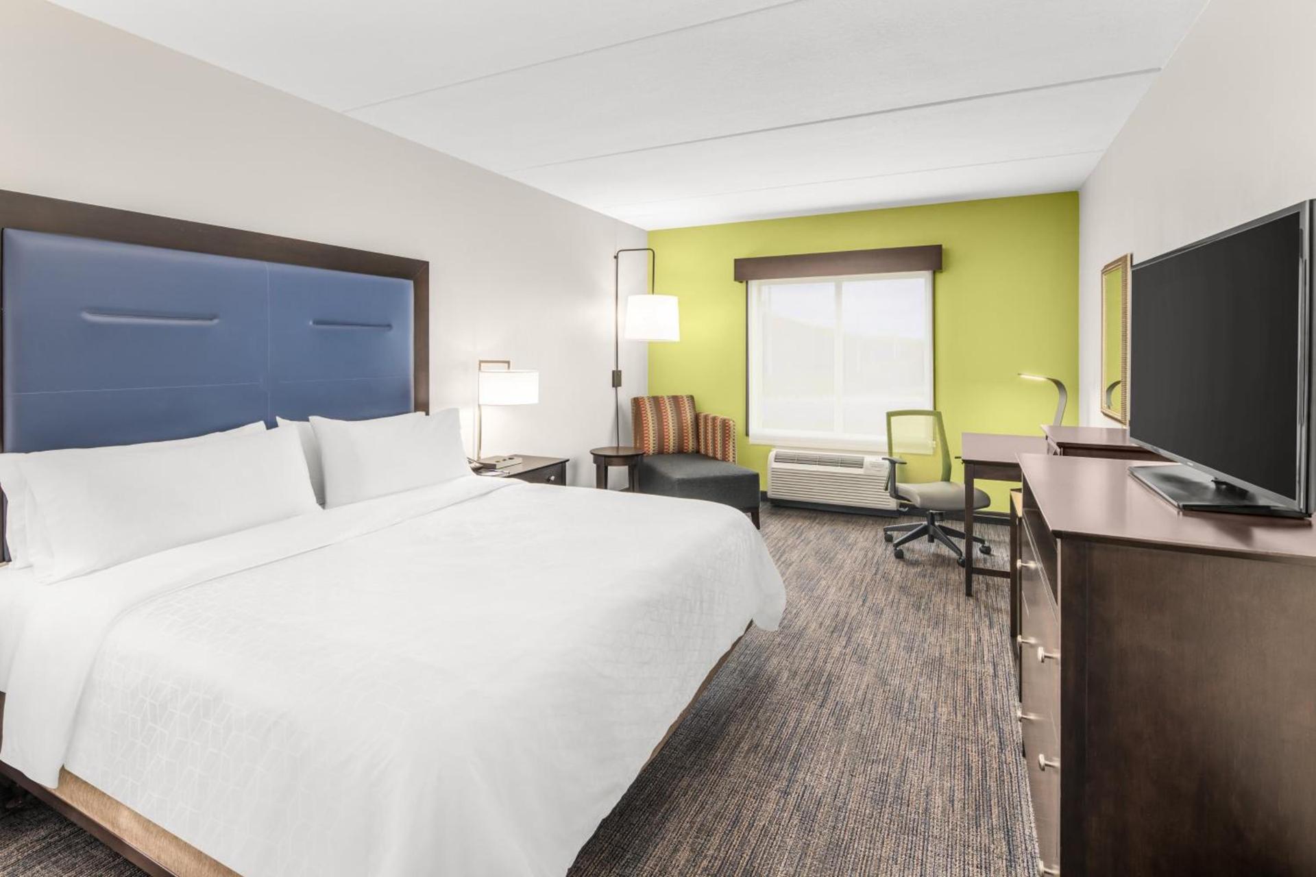 Holiday Inn Express & Suites Wilmington-Newark by IHG photo 66