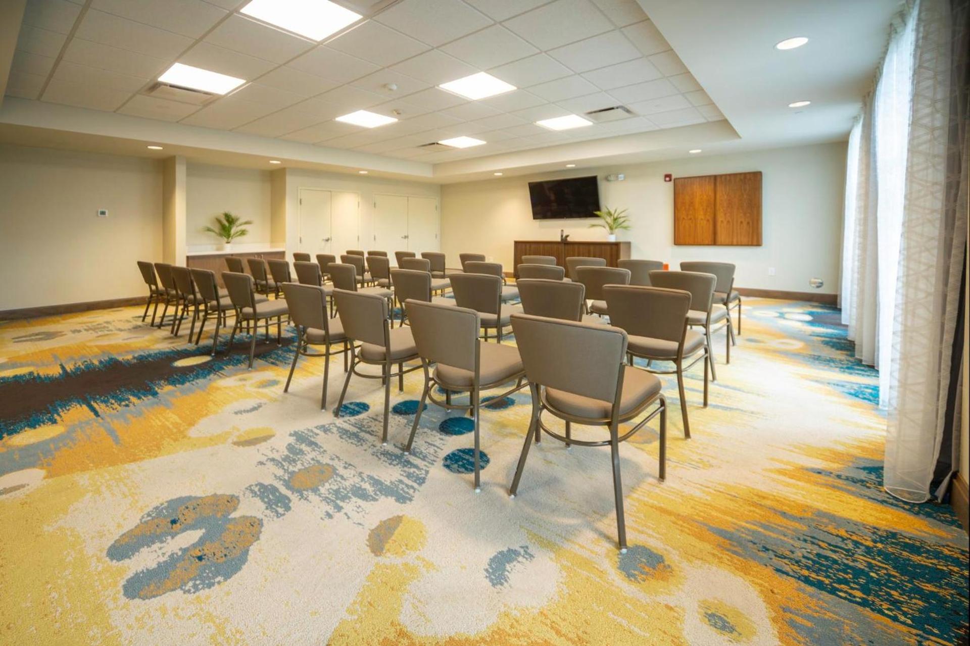 Staybridge Suites - Summerville by IHG photo 38