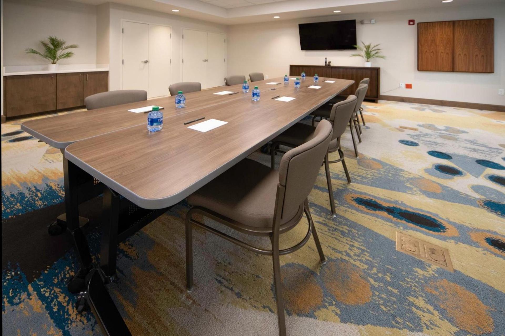 Staybridge Suites - Summerville by IHG photo 44