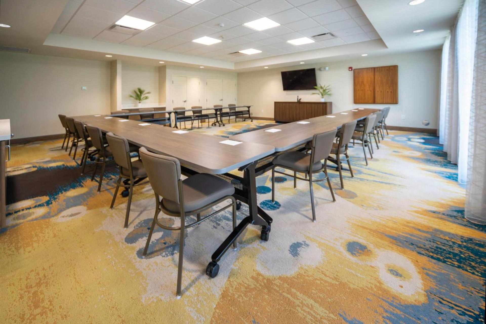 Staybridge Suites - Summerville by IHG photo 46