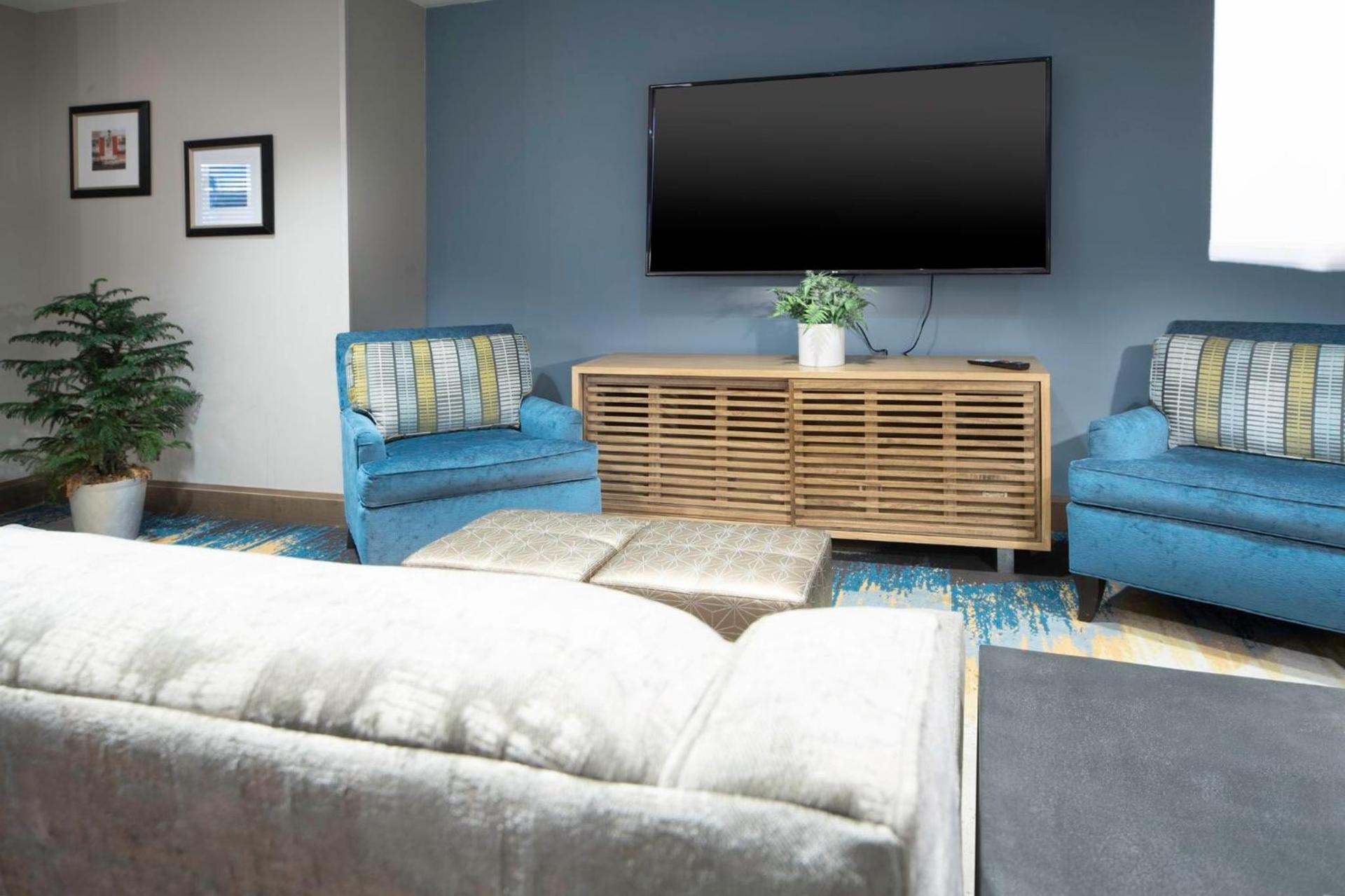 Staybridge Suites - Summerville by IHG photo 47