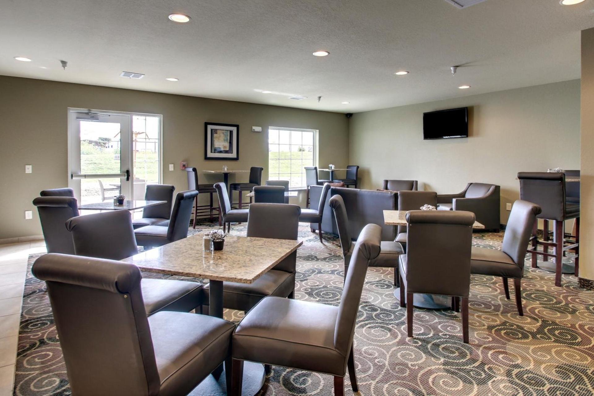 Cobblestone Inn & Suites - Avoca photo 23