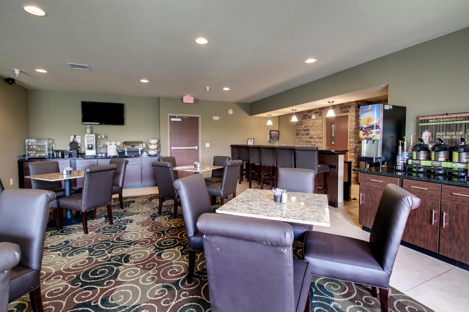 Cobblestone Inn & Suites - Avoca photo 20