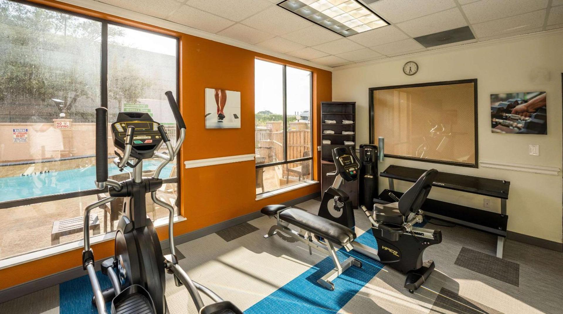 Comfort Suites Houston West at Clay Road photo 35