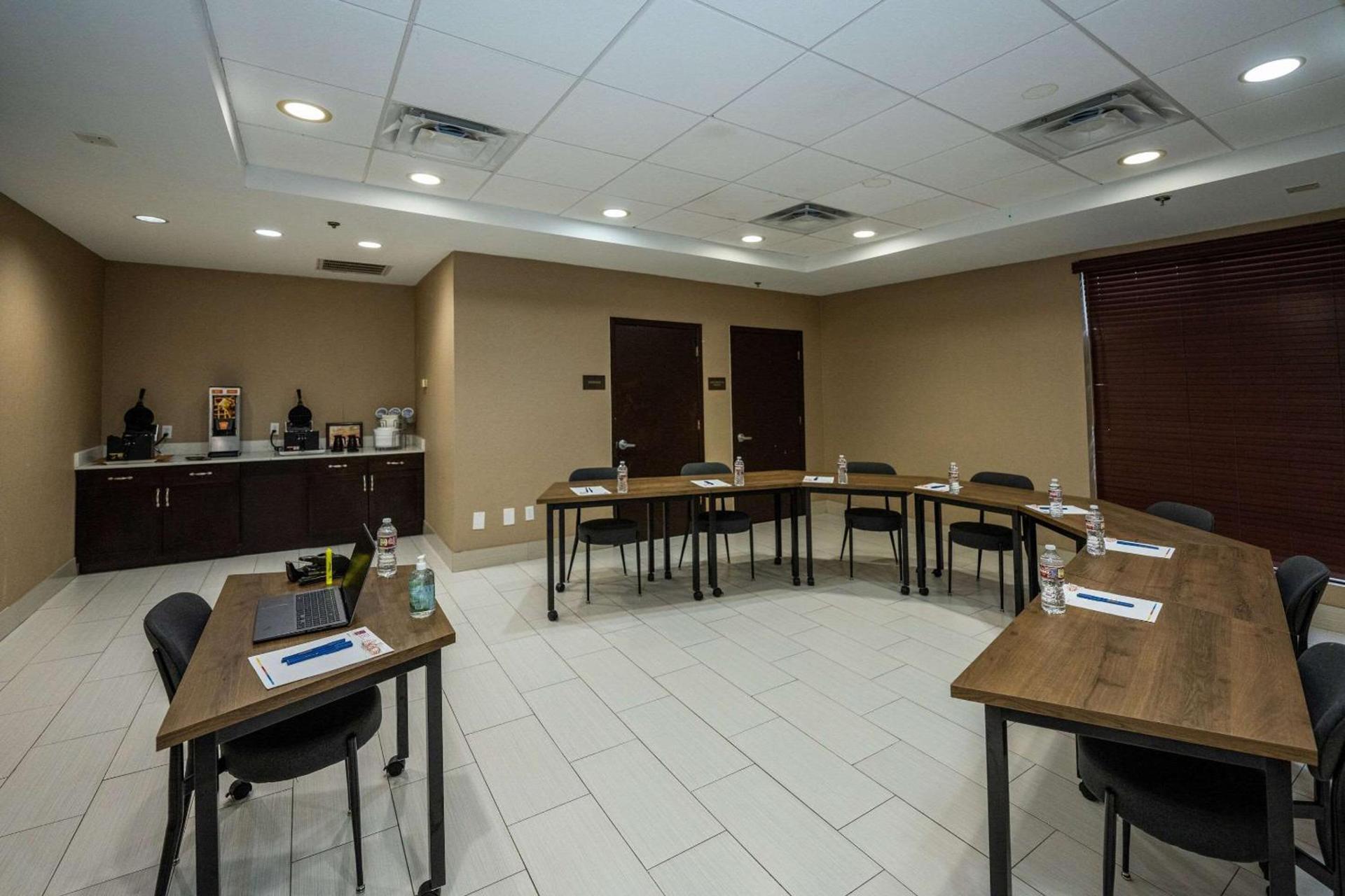 Comfort Suites Houston West at Clay Road photo 39