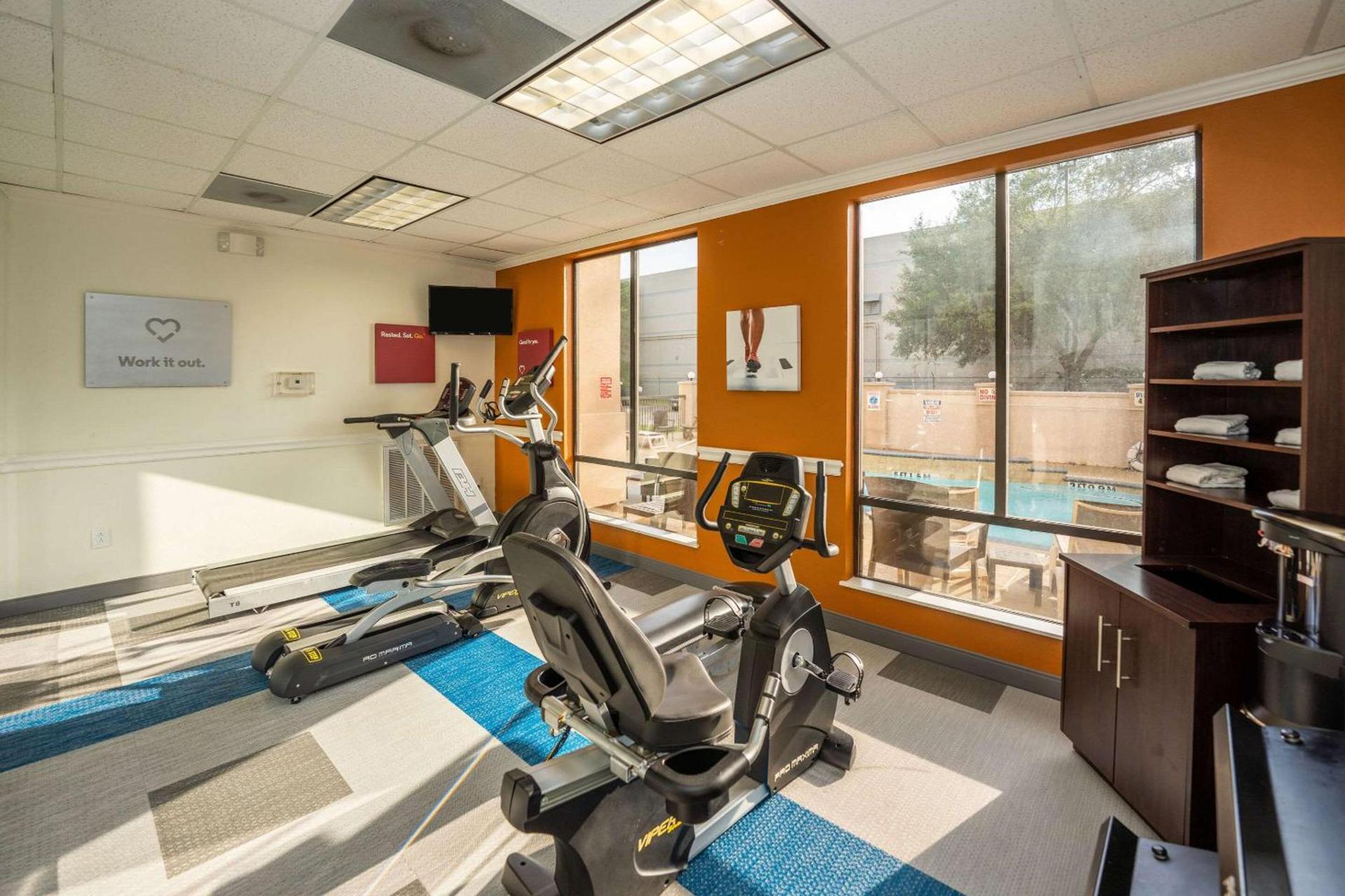 Comfort Suites Houston West at Clay Road photo 36