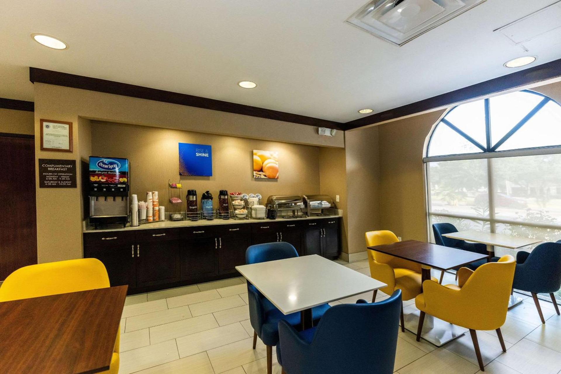Comfort Suites Houston West at Clay Road photo 43