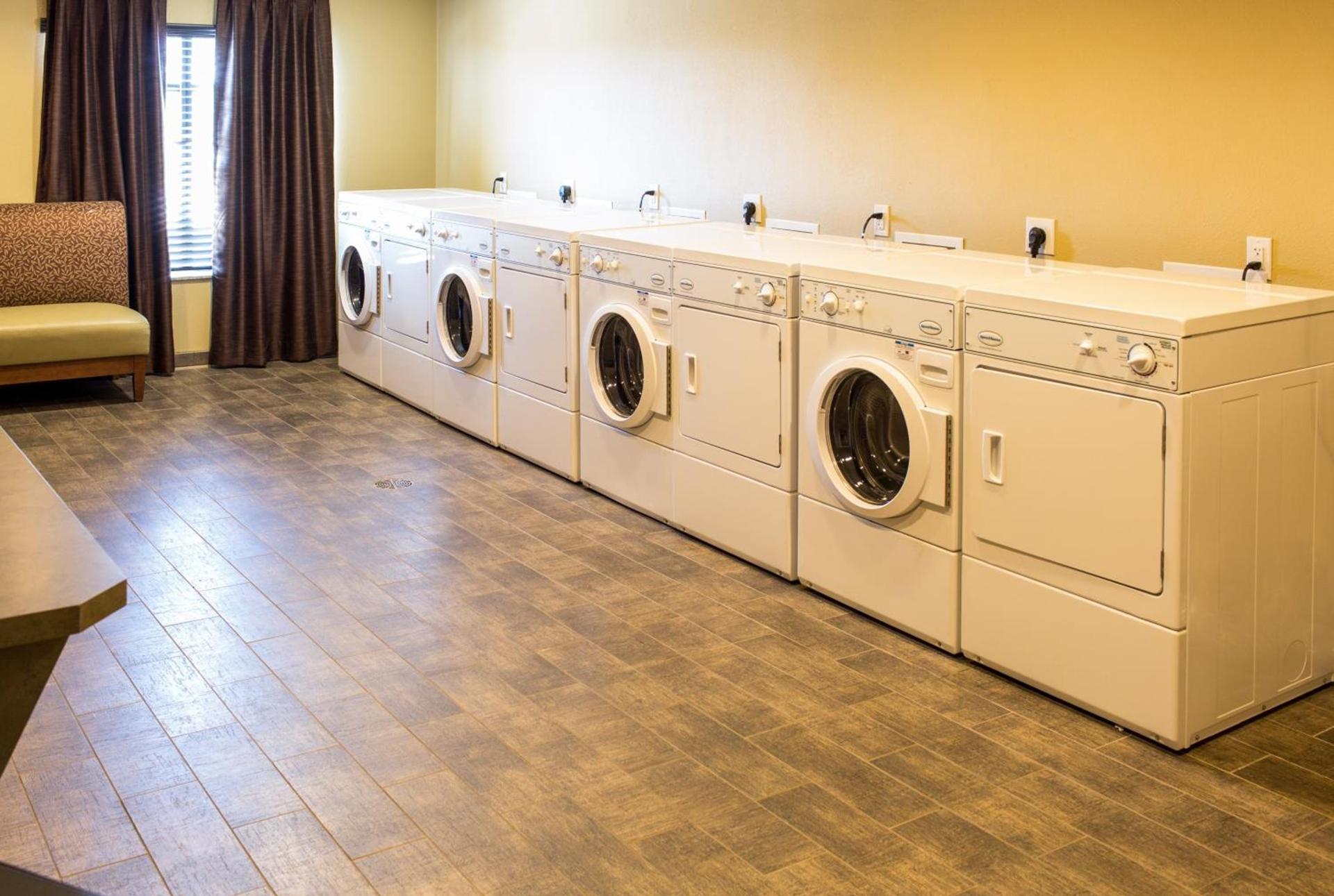 Little Missouri Inn & Suites Watford City photo 11