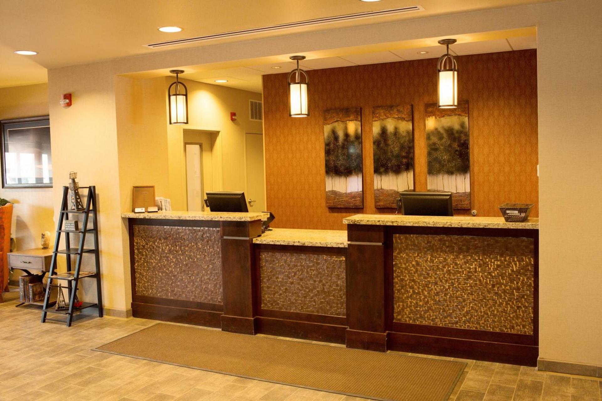Little Missouri Inn & Suites Watford City photo 2