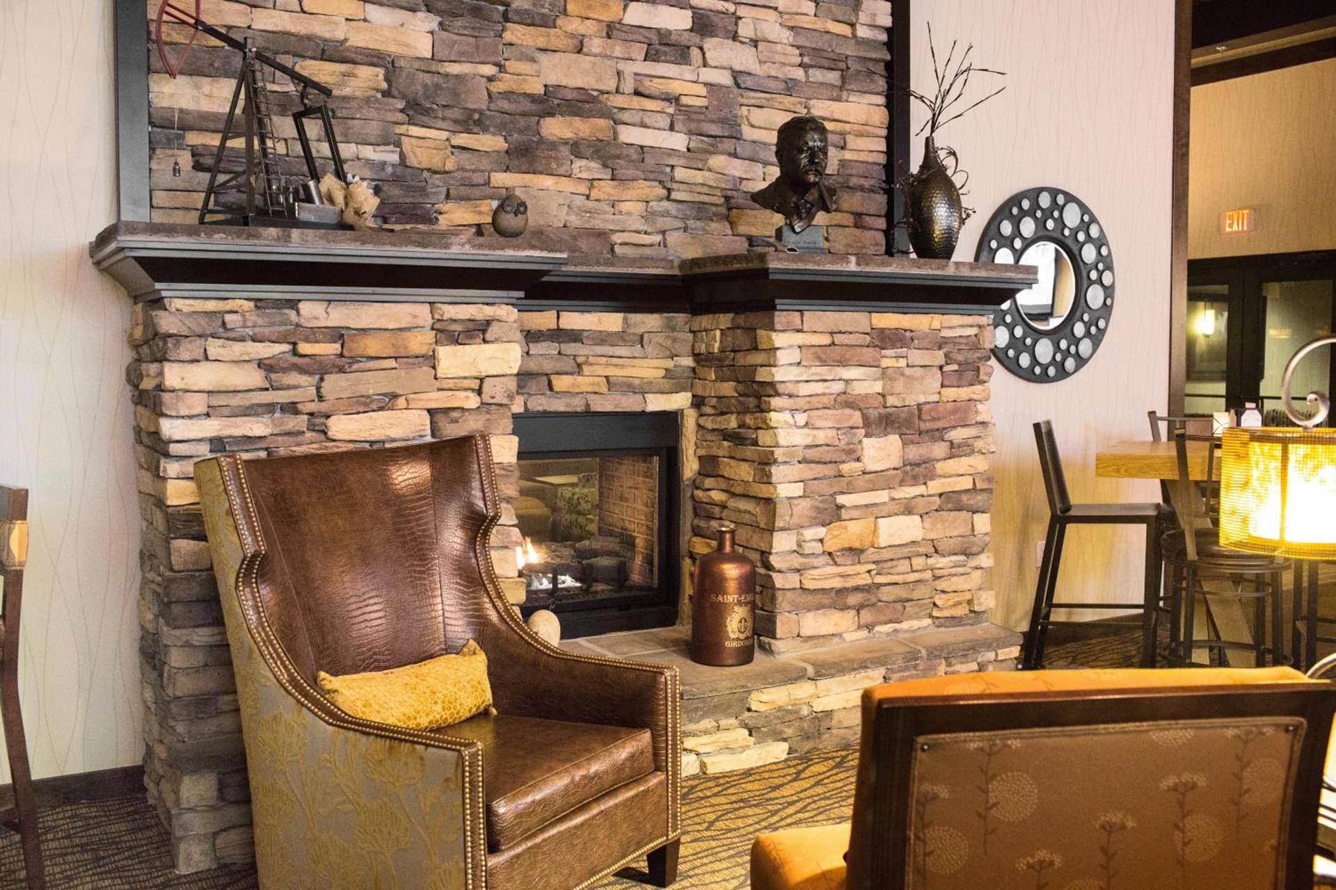 Teddy's Residential Suites Watford City photo 60